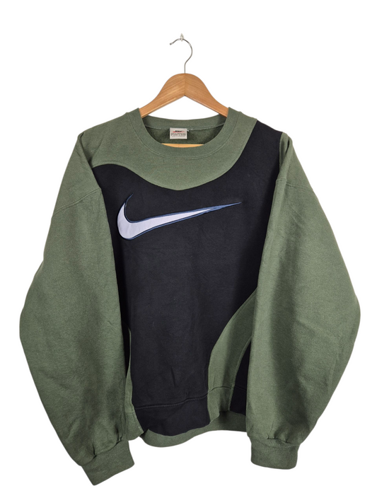 Nike Big Swoosh sweater maat L