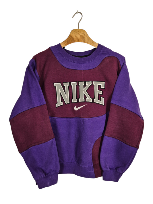 Nike 90s spell out sweater maat S