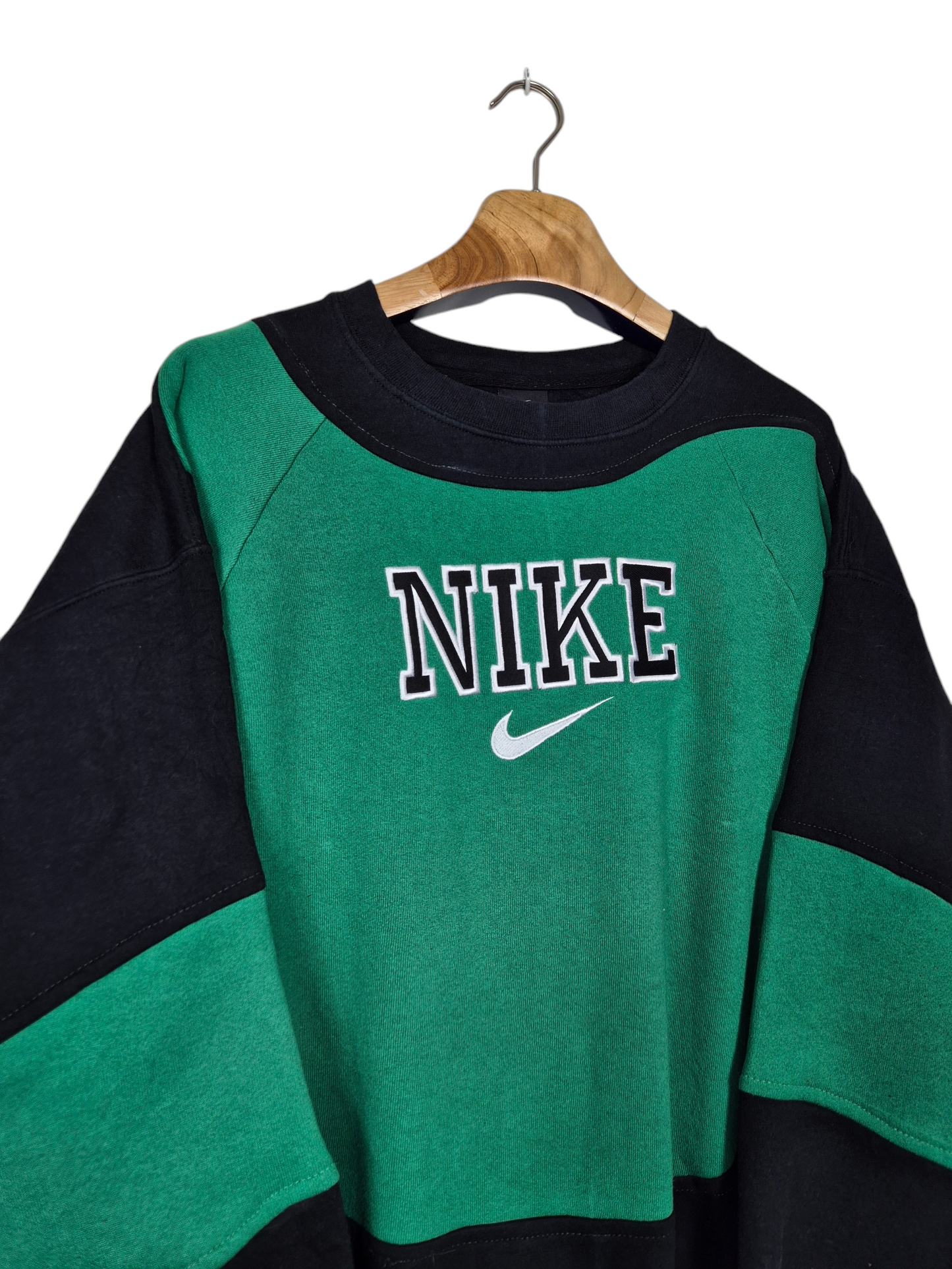 Nike spell out sweater maat L