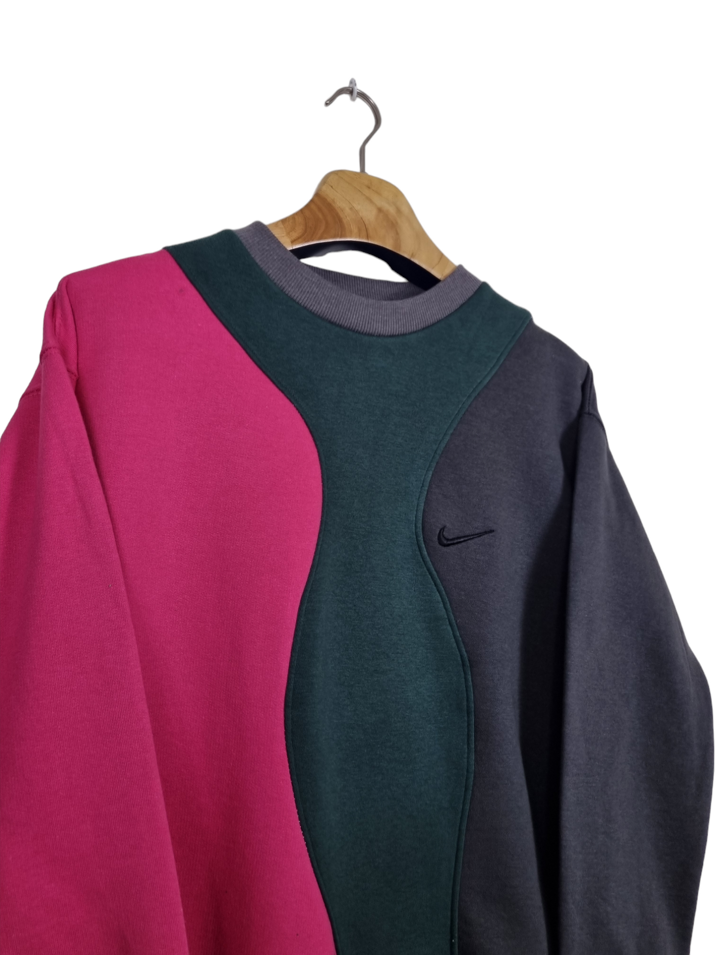 Nike chest swoosh sweater maat M