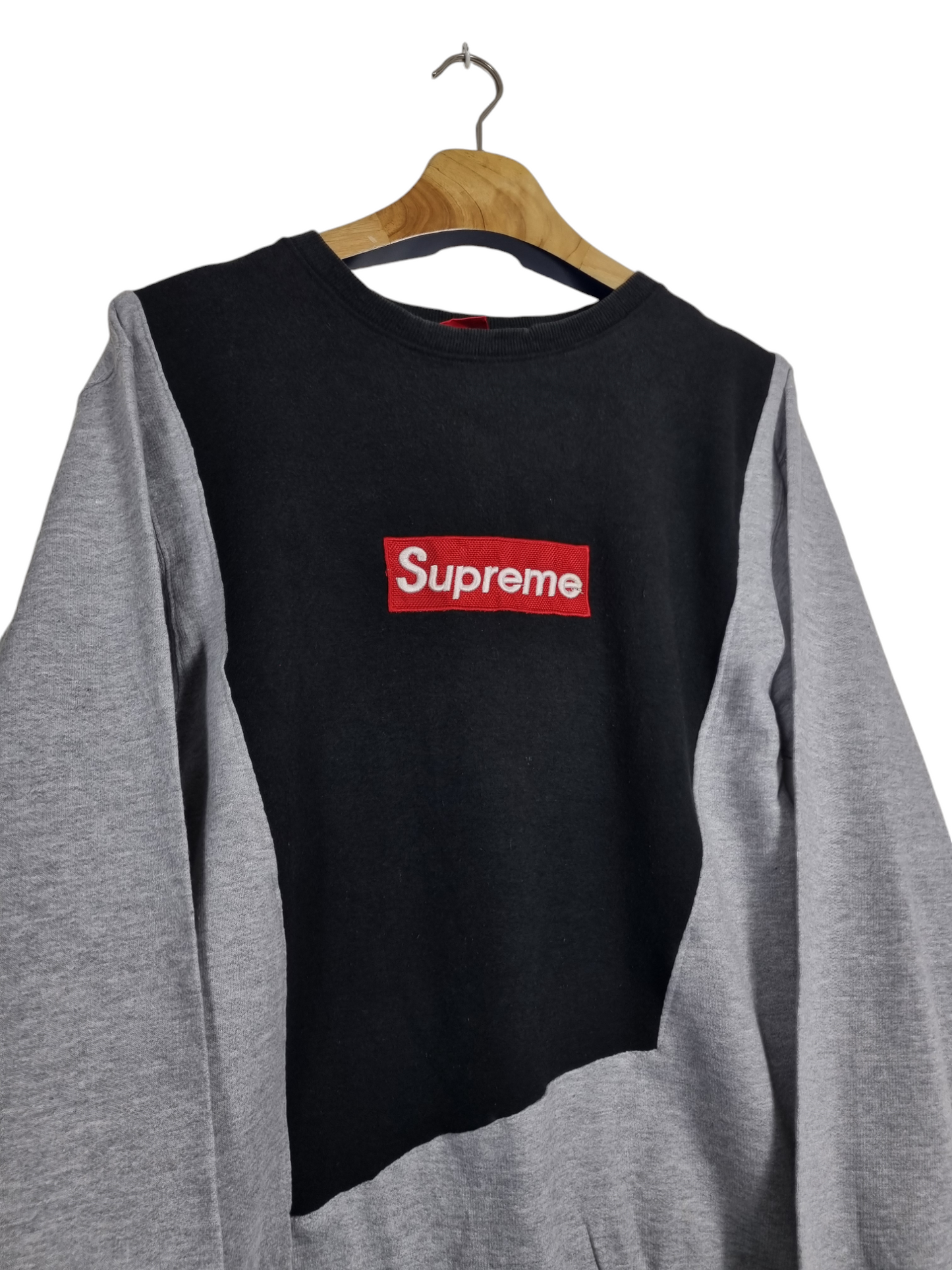 Supreme front logo sweater maat M