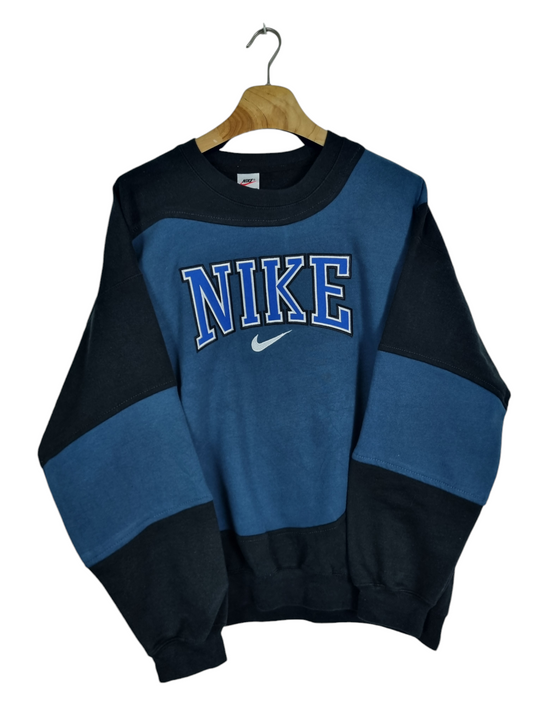 Nike 90s spell out sweater maat L