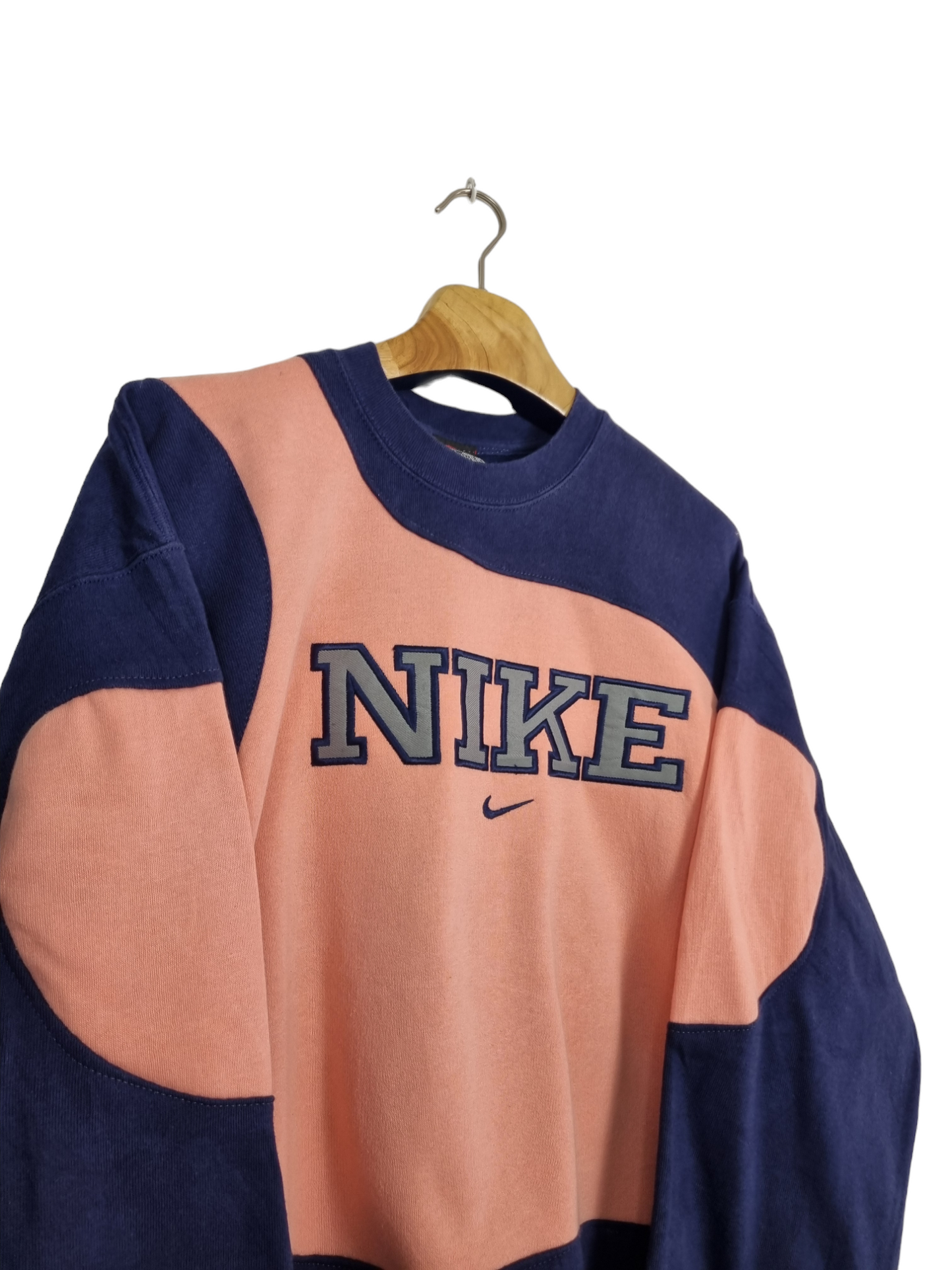 Nike spell out sweater maat L