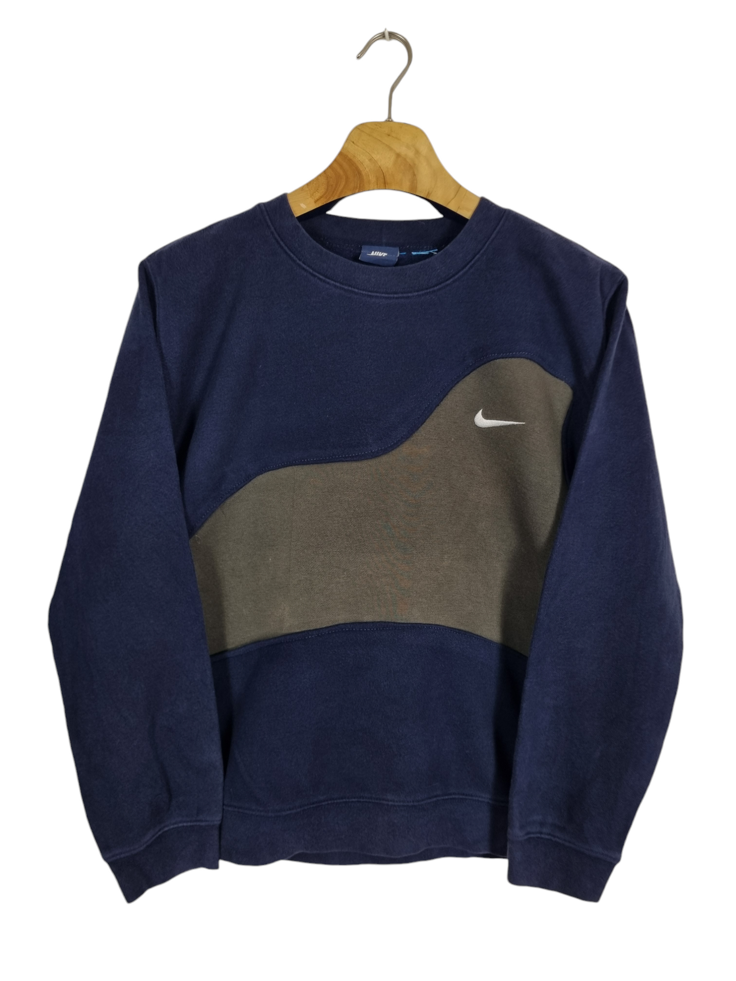 Nike chest swoosh sweater maat S