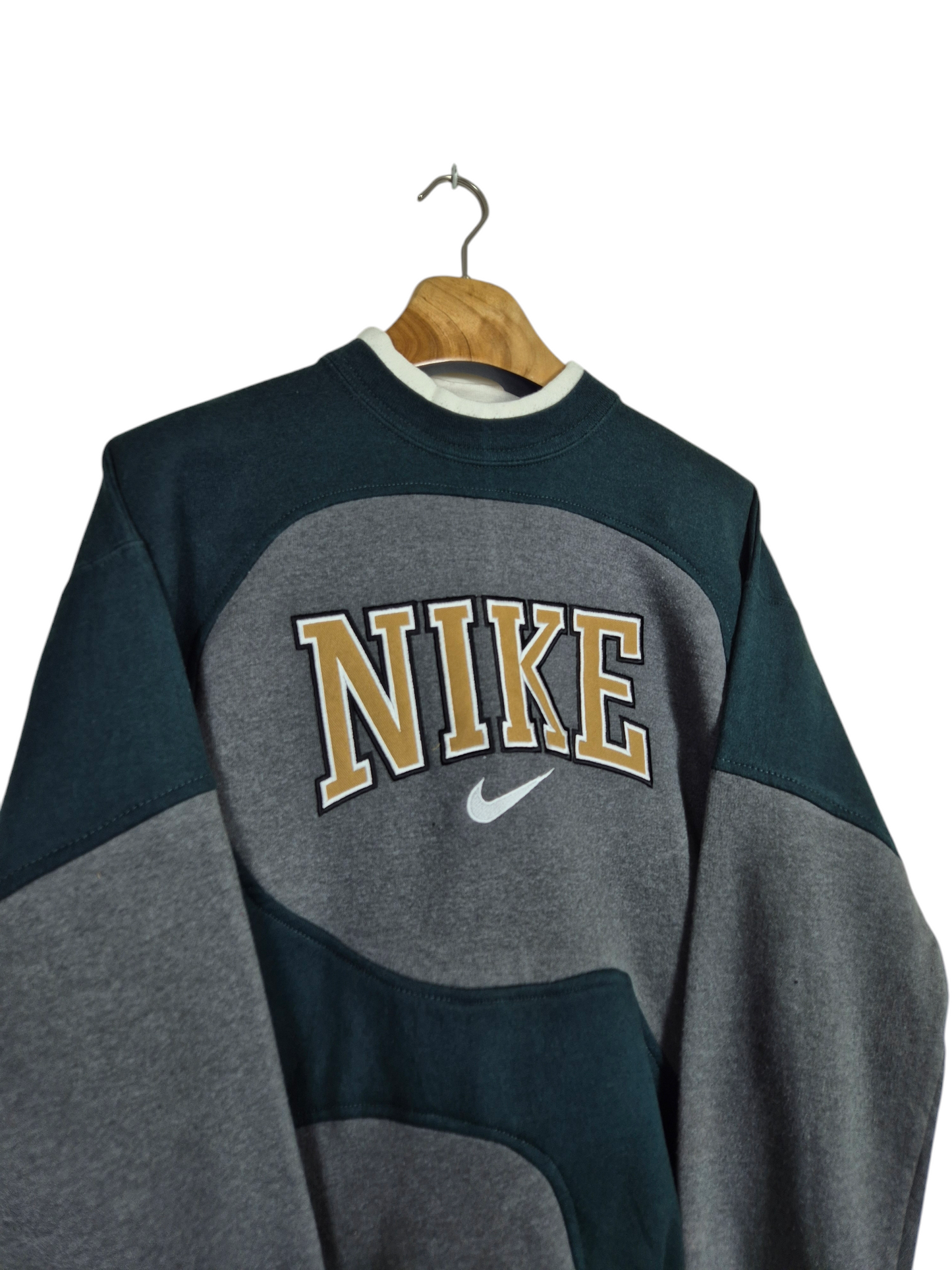 Nike spell out sweater maat M