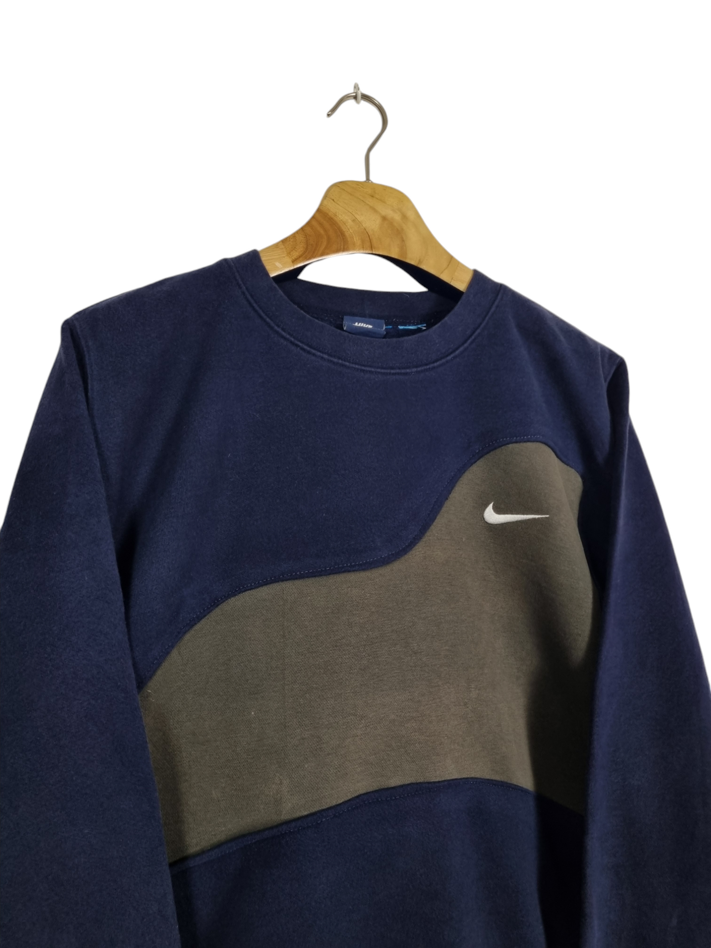 Nike chest swoosh sweater maat S