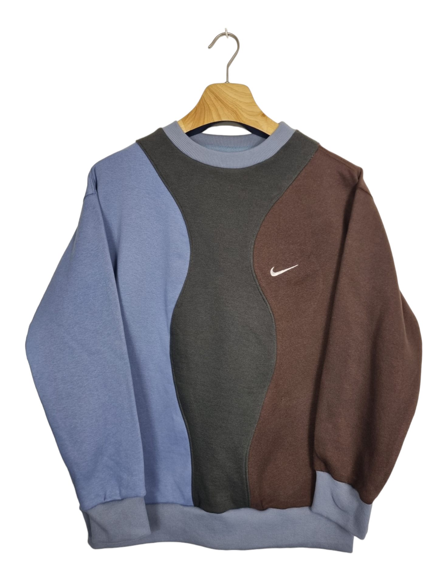 Nike chest swoosh sweater maat M