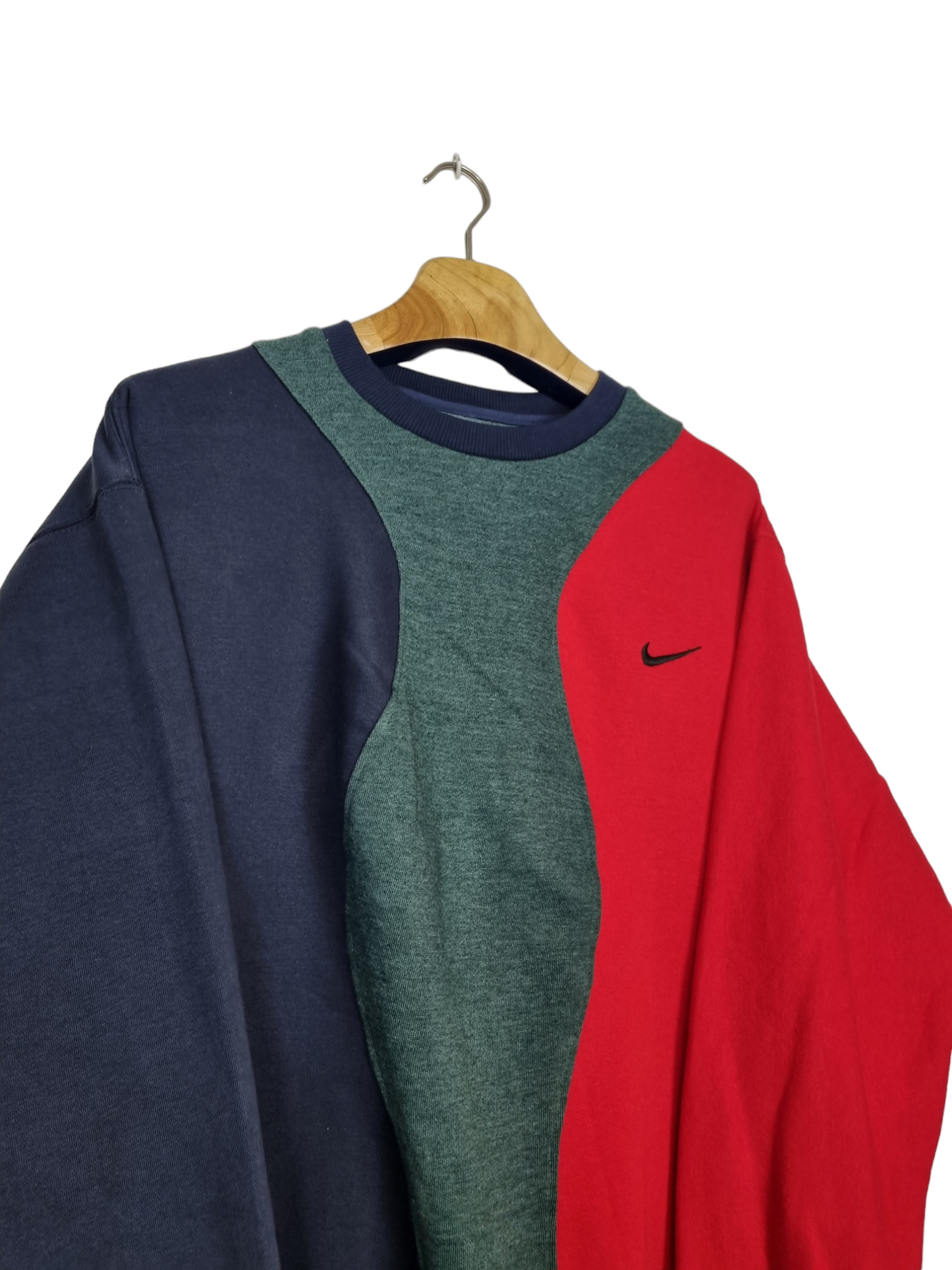 Nike chest swoosh sweater maat L