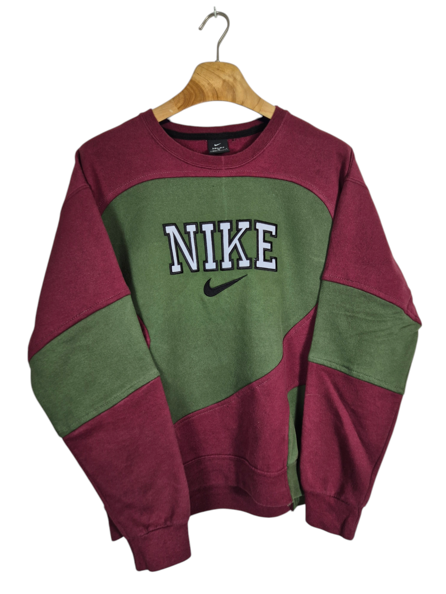 Nike spell out sweater maat M