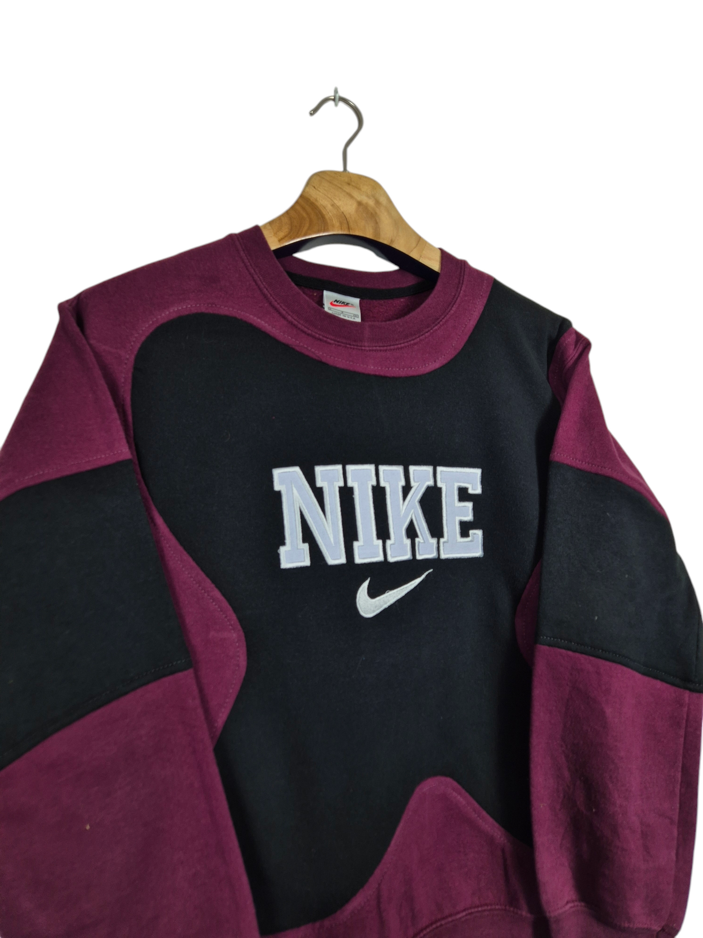 Nike spell out sweater maat S