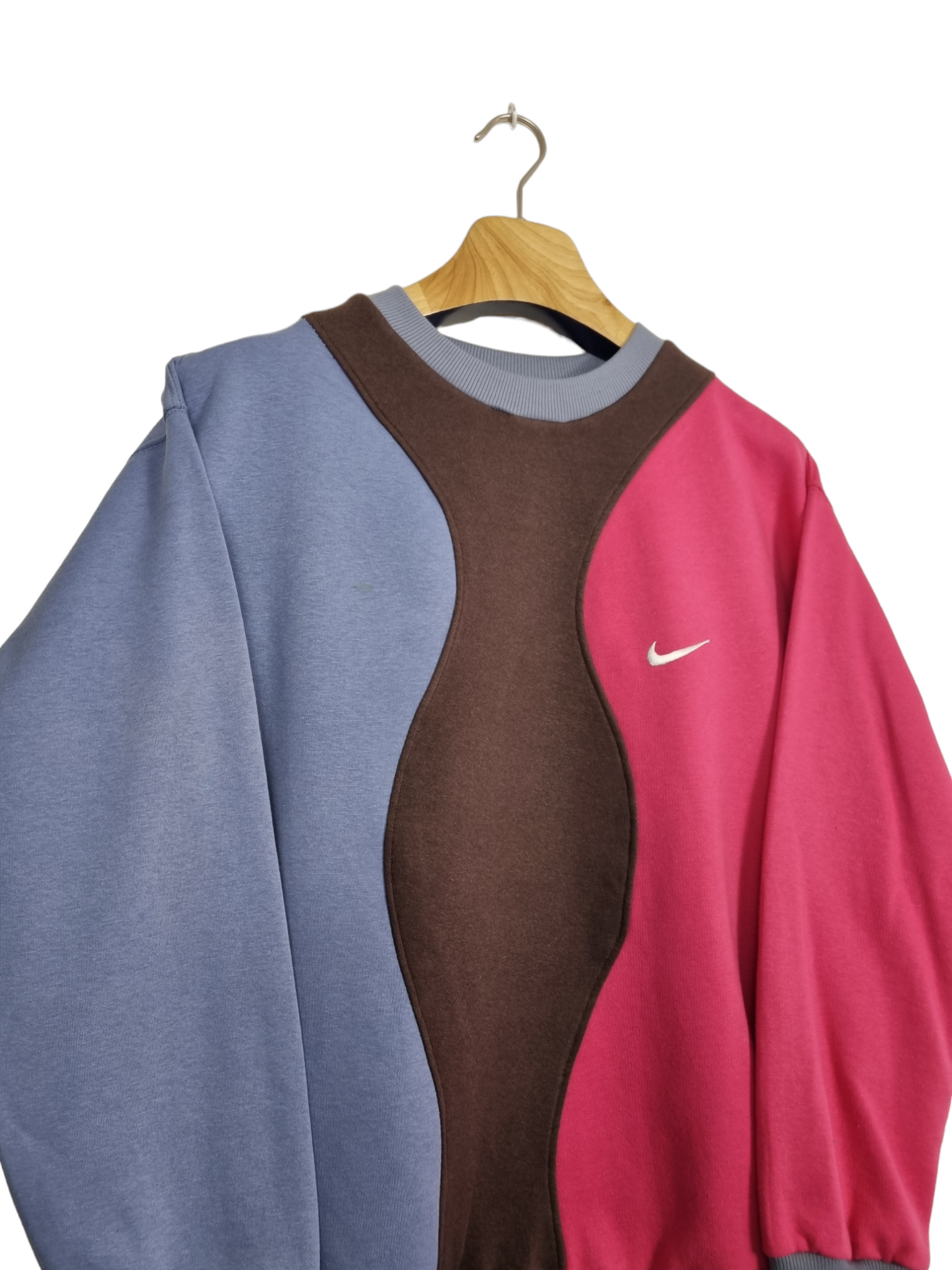 Nike chest swoosh sweater maat M