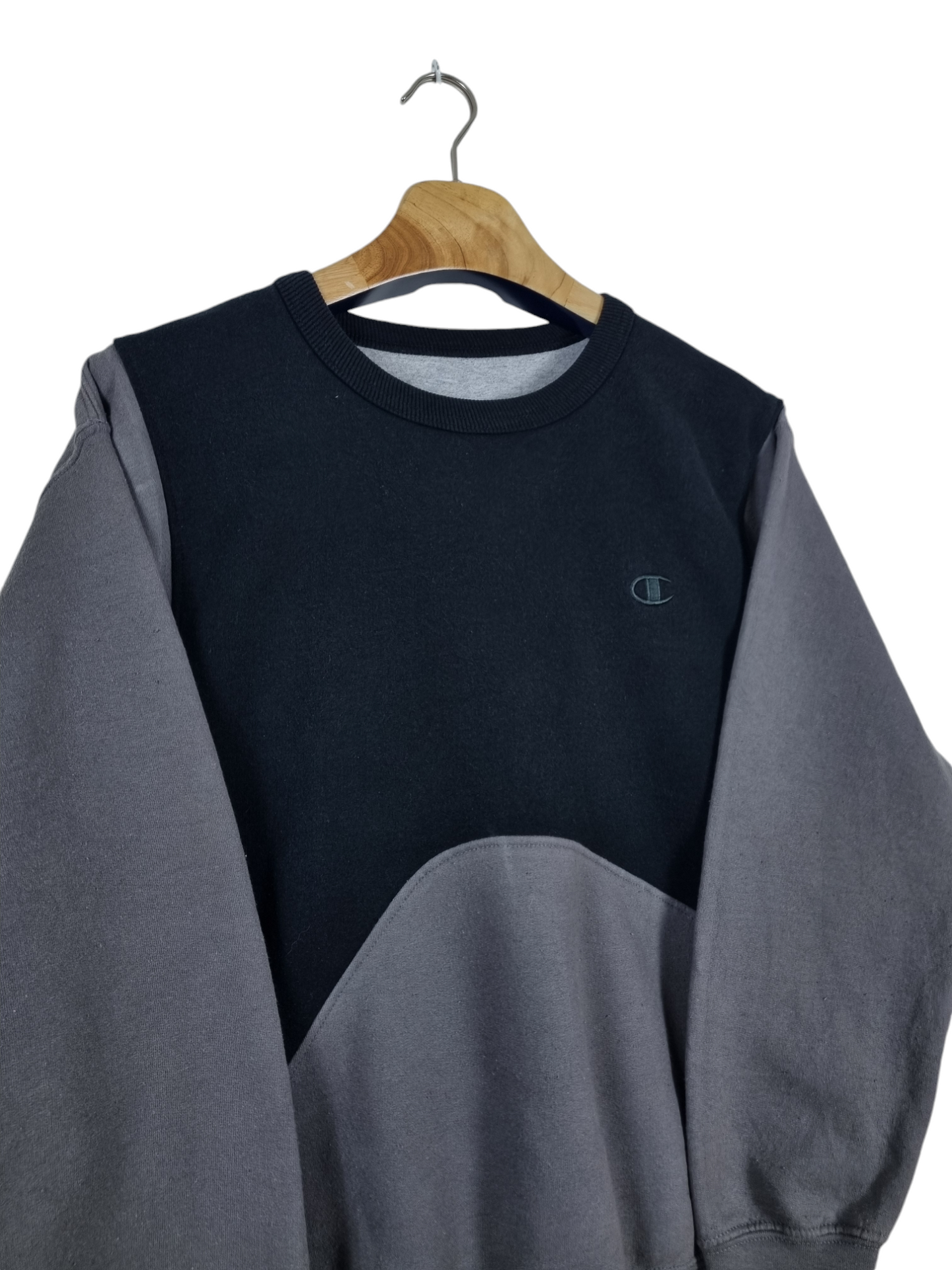 Champion chest logo sweater maat S