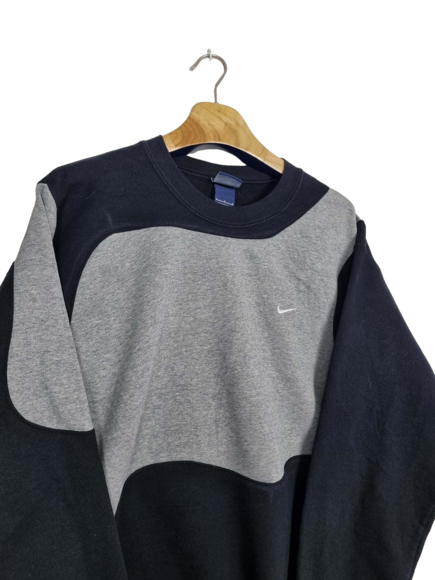 Nike chest swoosh sweater maat M