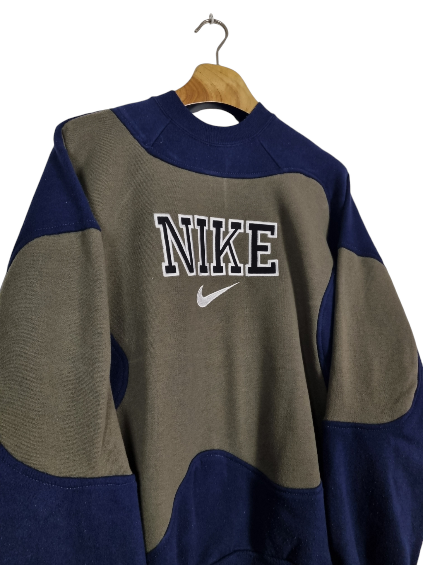 Nike 90s spell out sweater maat M