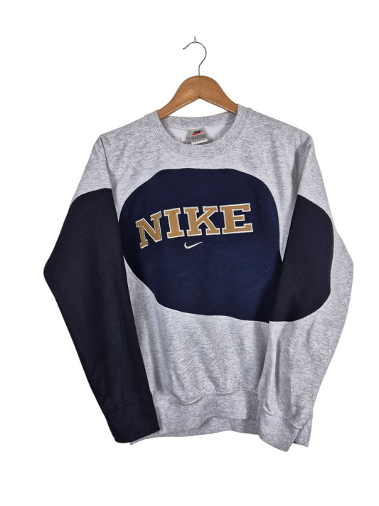 Nike 90s spell out sweater maat S