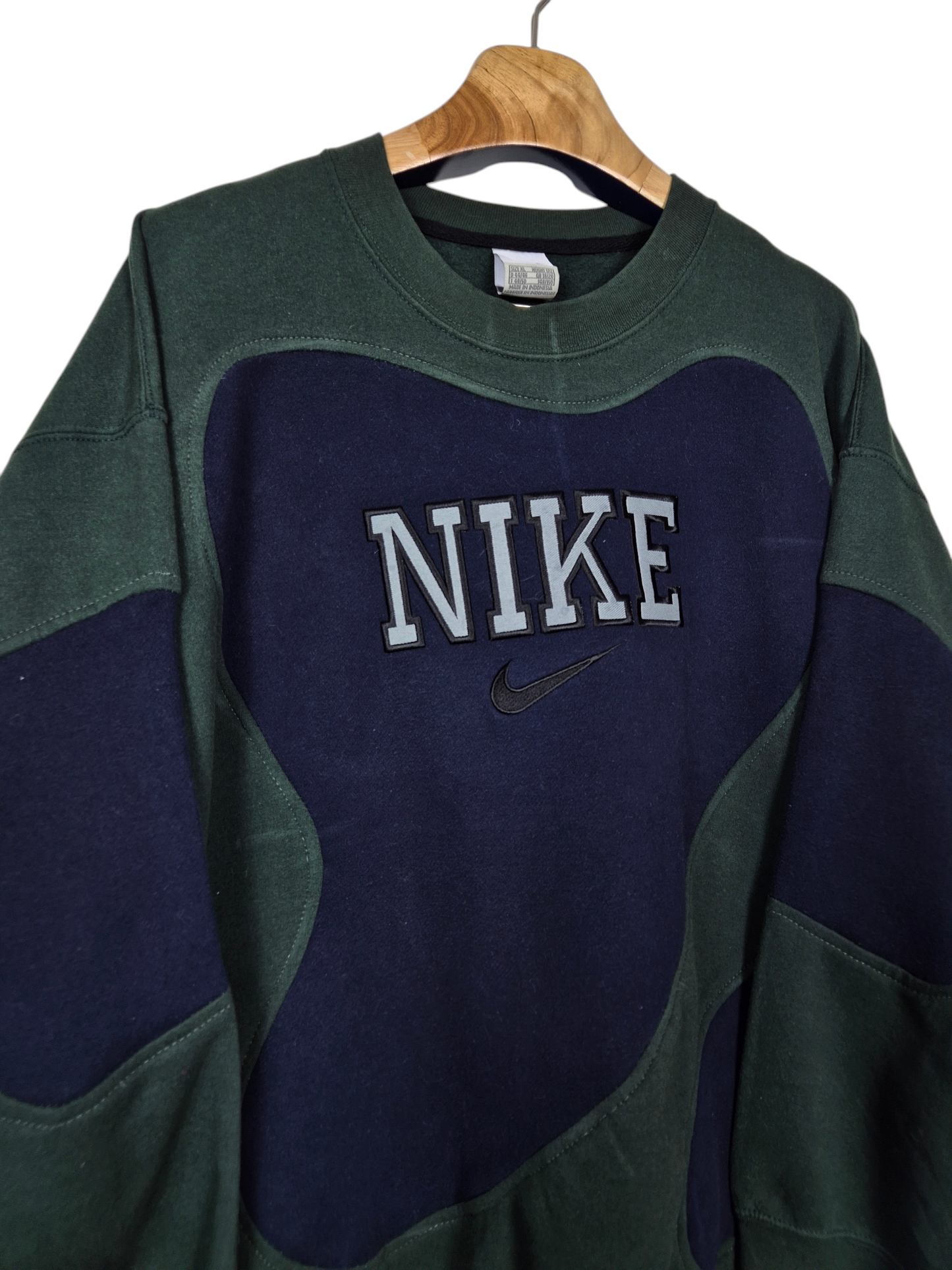 Nike spell out sweater maat L