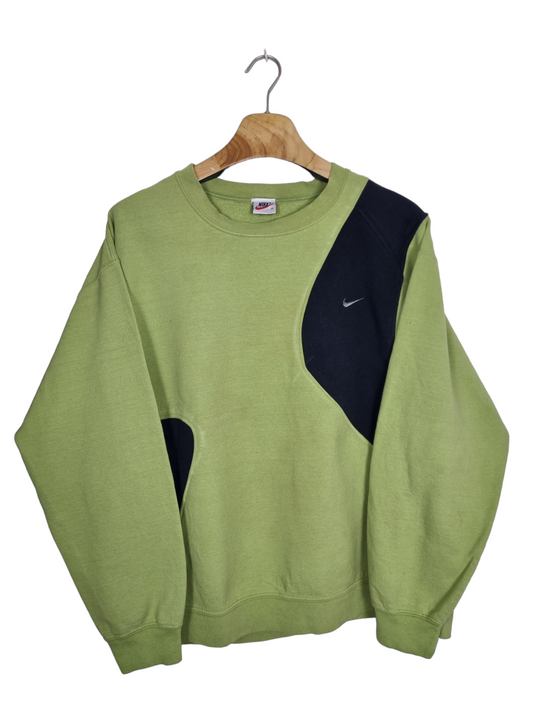 Nike 90s chest swoosh sweater maat M