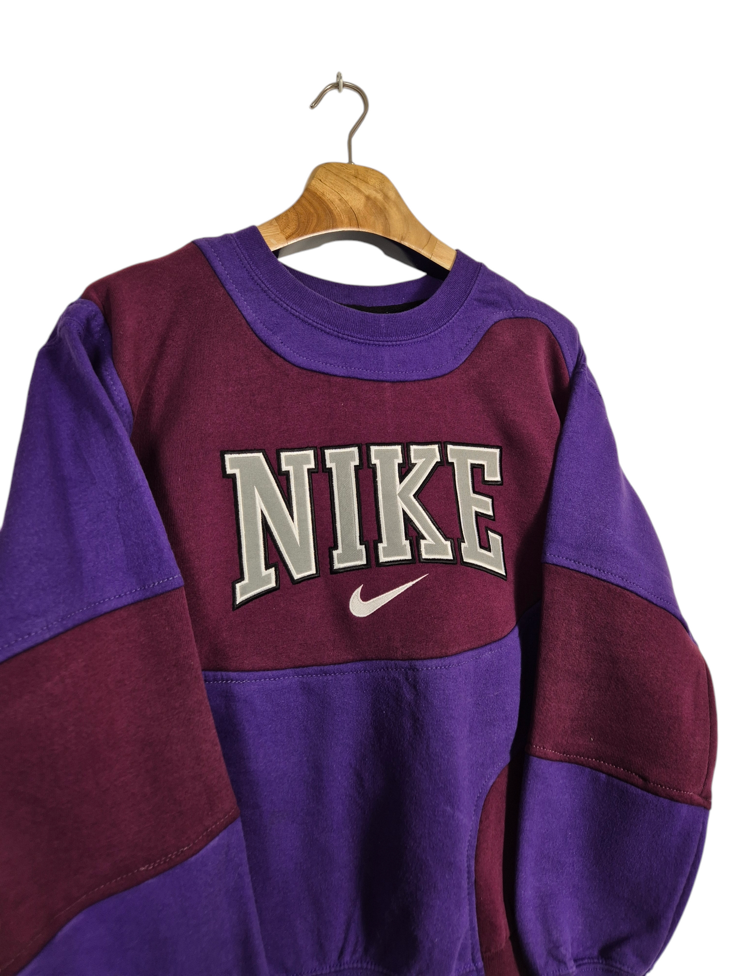 Nike 90s spell out sweater maat S