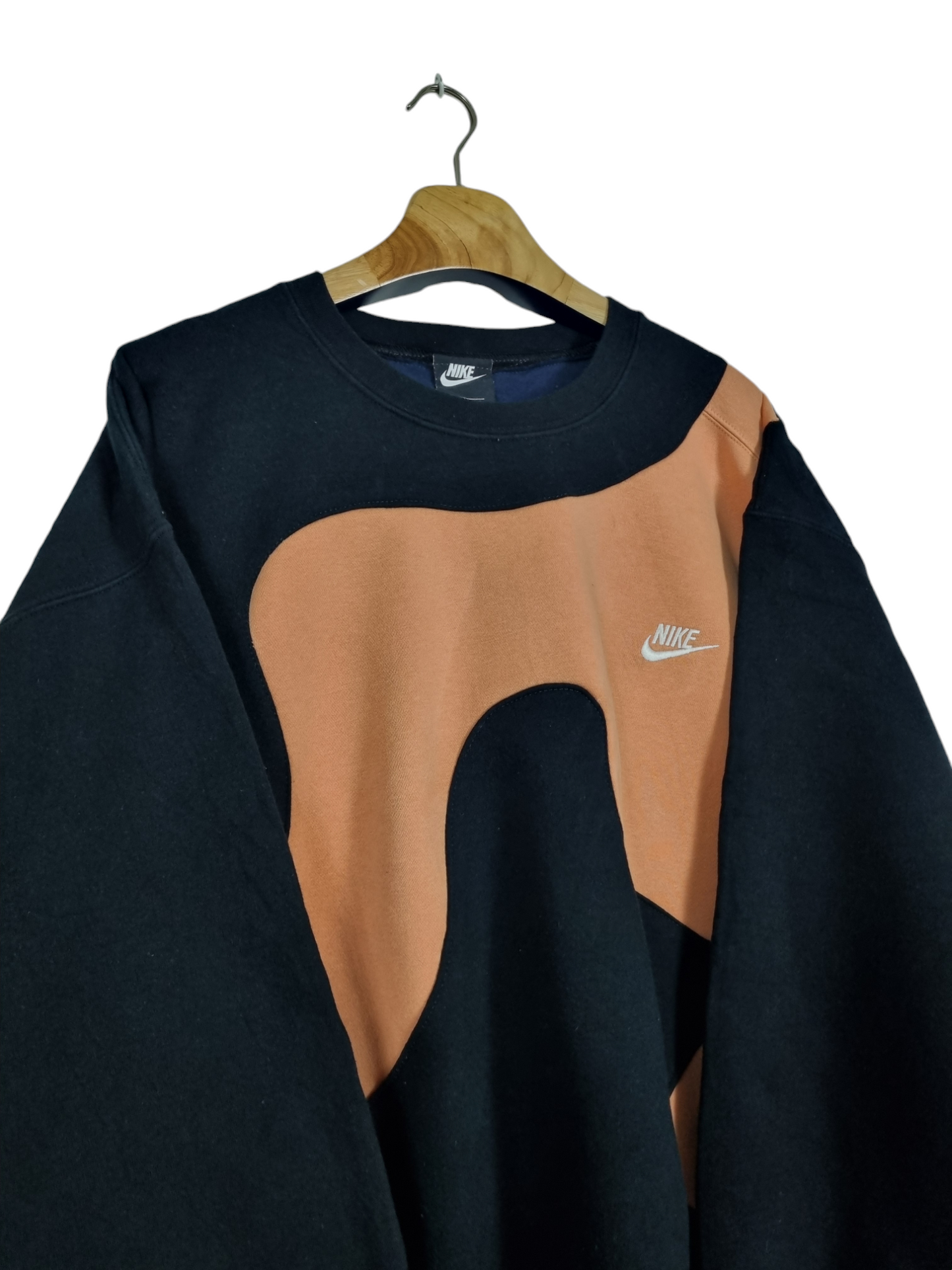 Nike chest logo sweater maat L