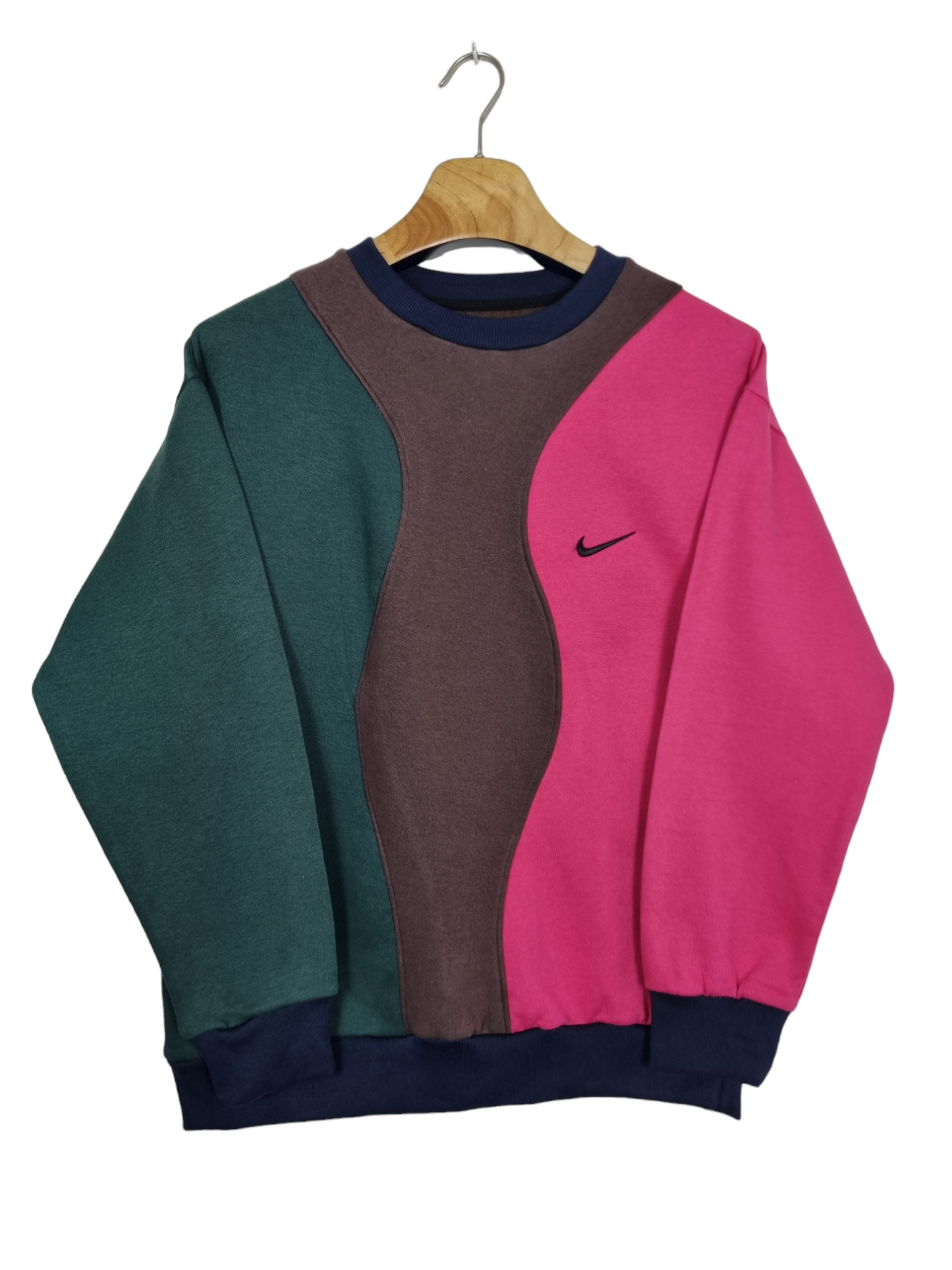 Nike chest swoosh sweater maat M