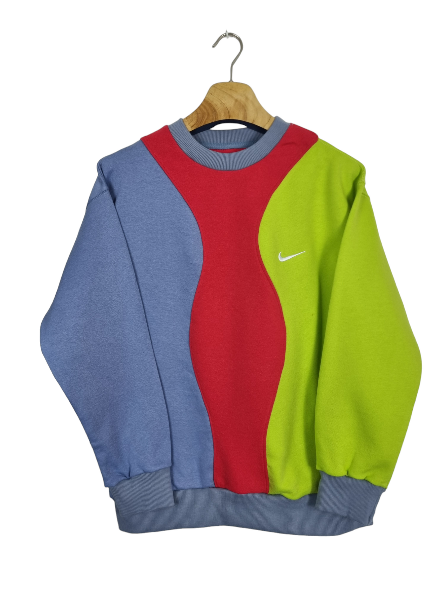 Nike chest swoosh sweater maat M