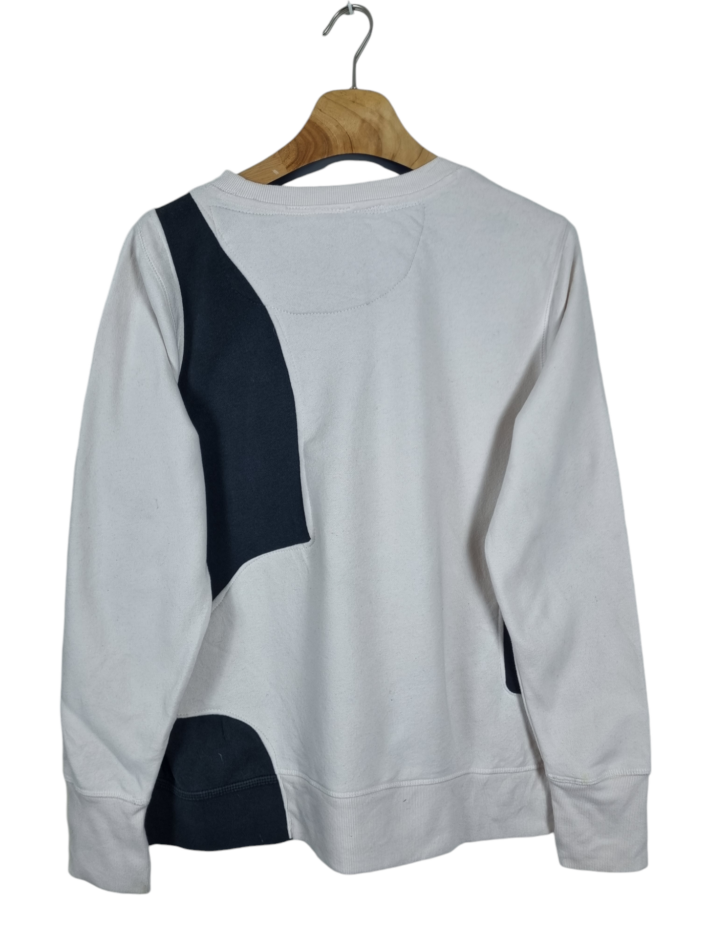 Nike chest swoosh sweater maat M