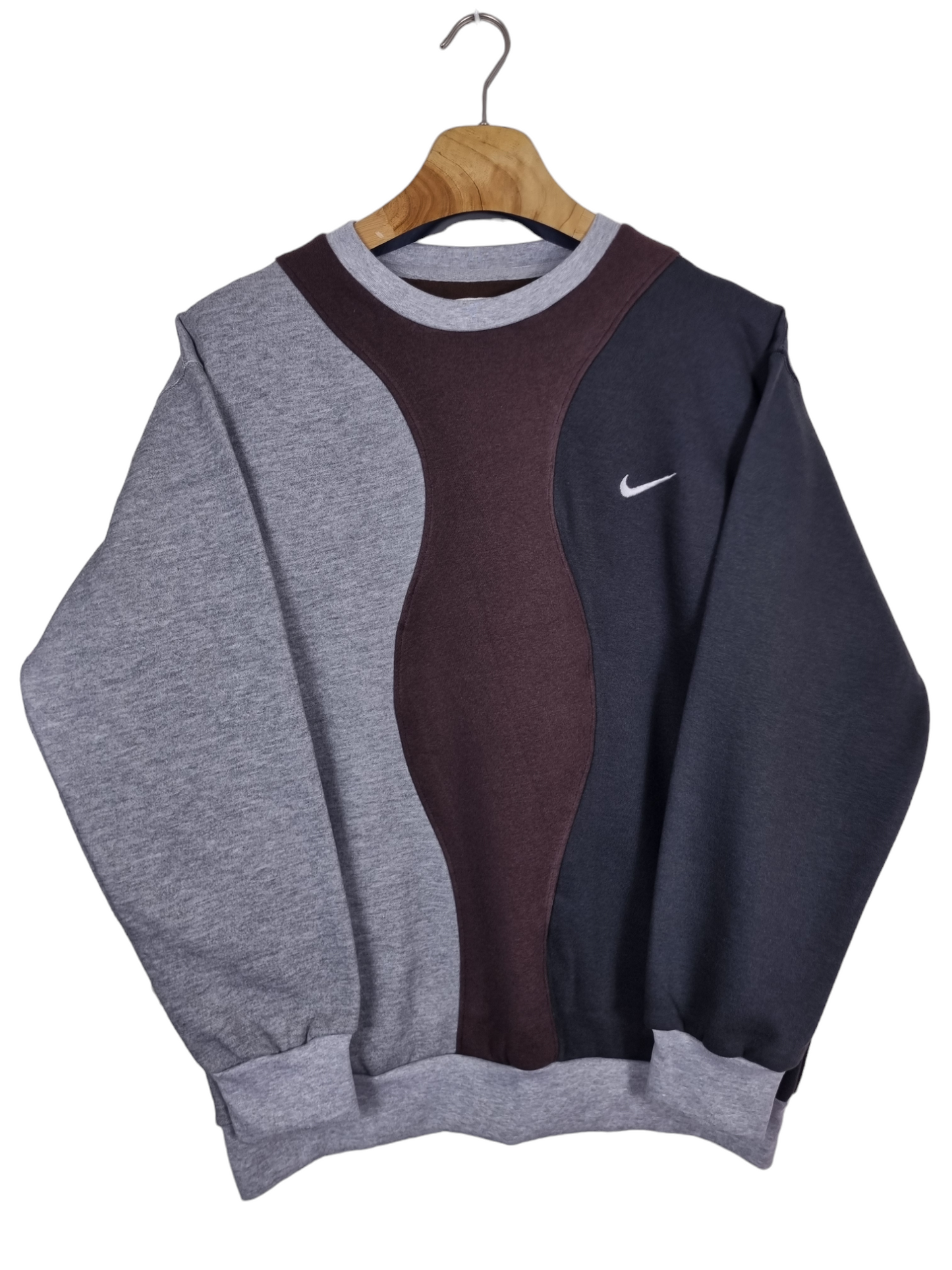 Nike chest swoosh sweater maat M