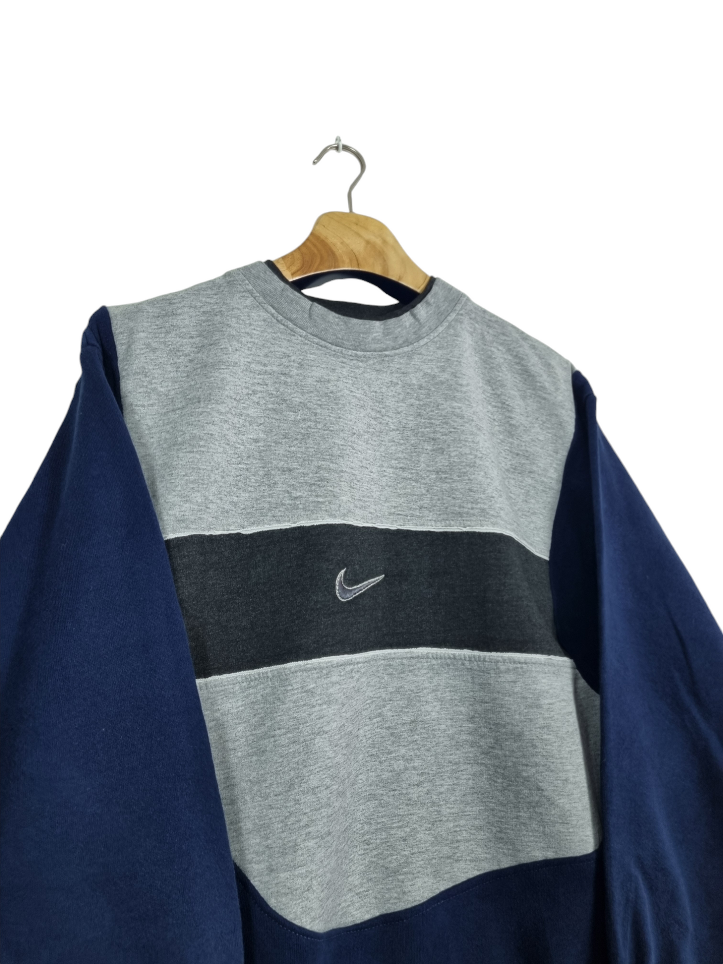 Nike 90s center logo sweater maat S