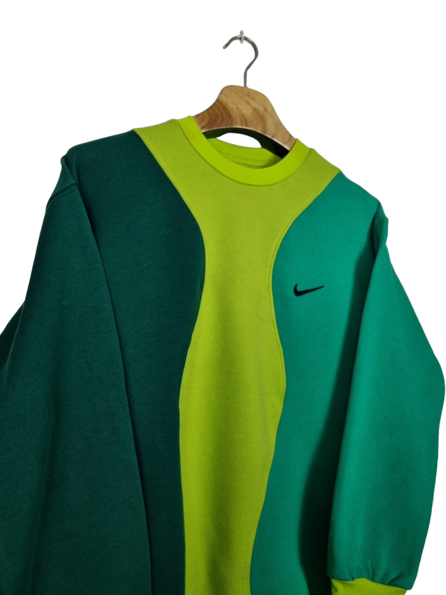 Nike chest swoosh sweater maat M