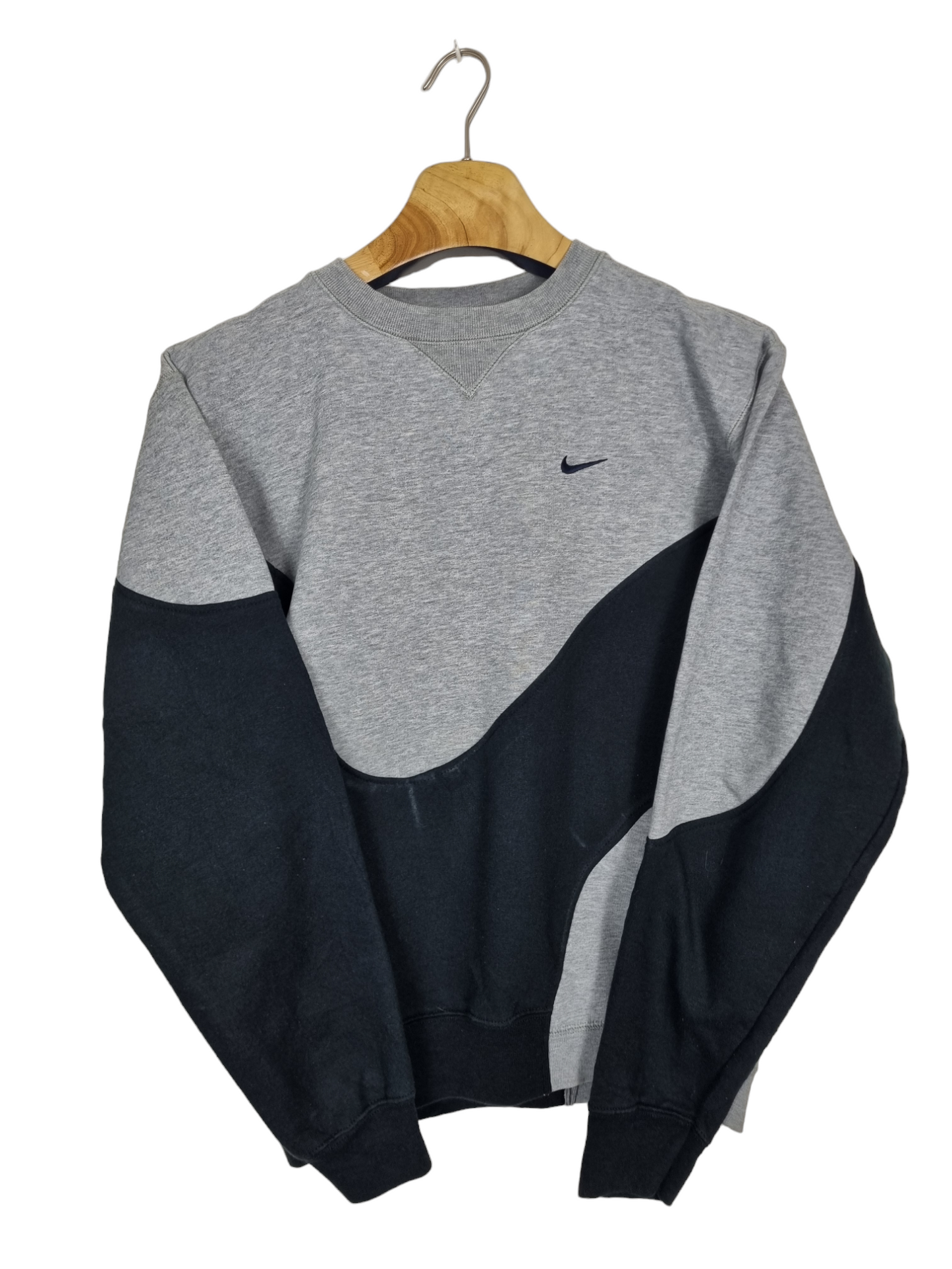 Nike chest swoosh sweater maat S