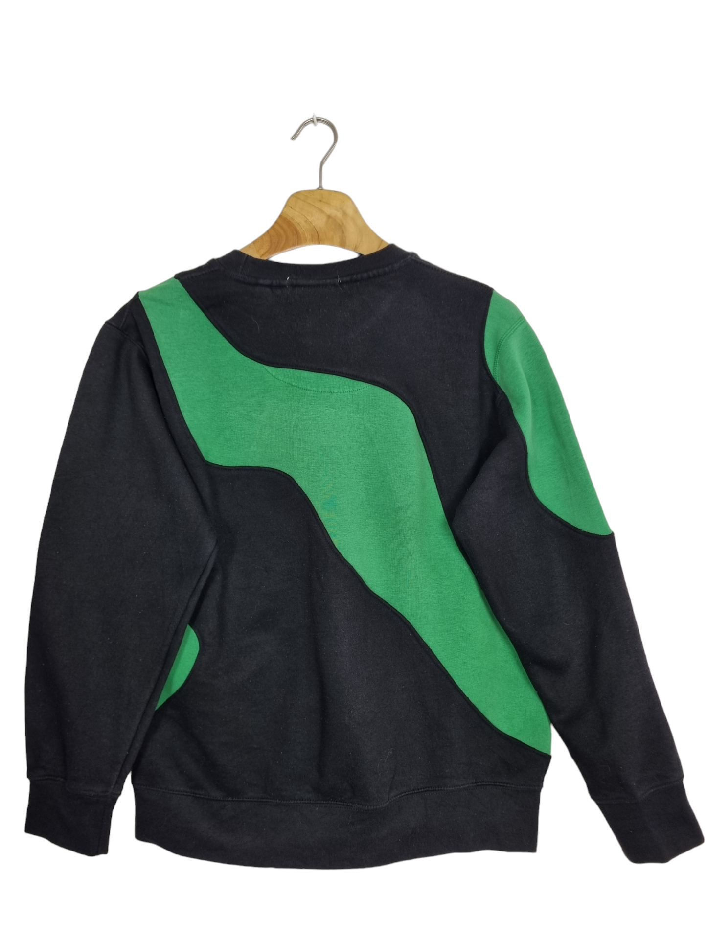 Nike chest swoosh sweater maat S