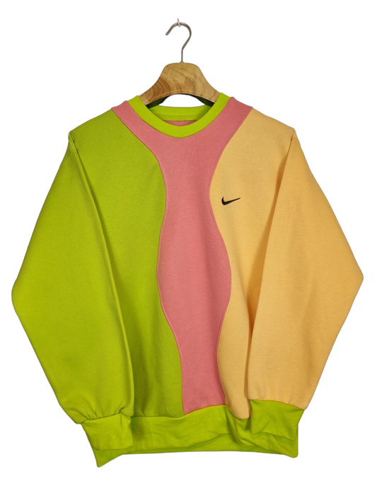 Nike chest swoosh sweater maat L