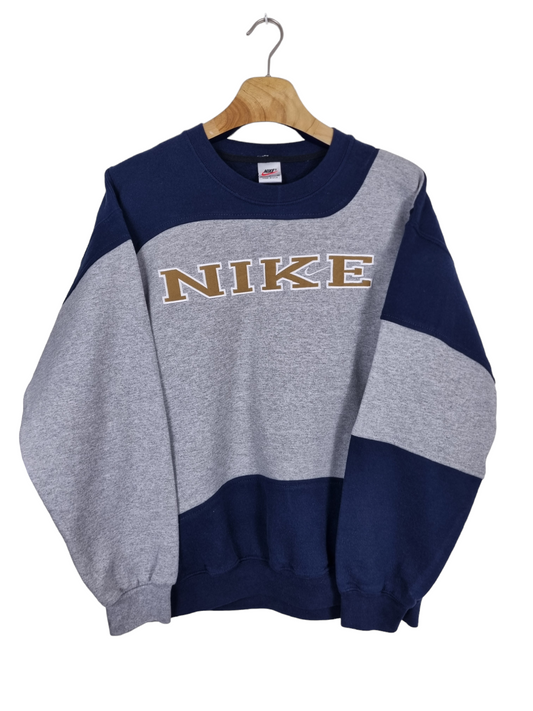 Nike 90s spell out sweater maat M