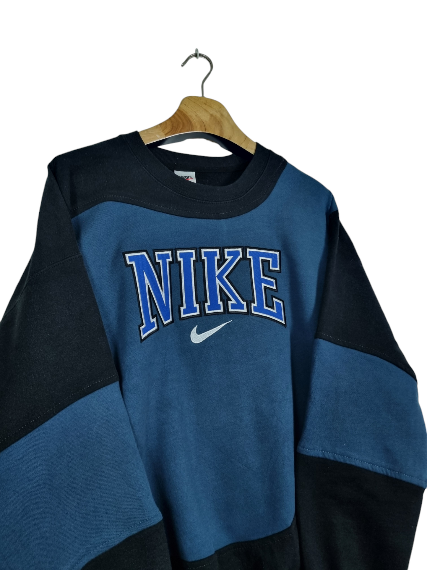 Nike 90s spell out sweater maat L