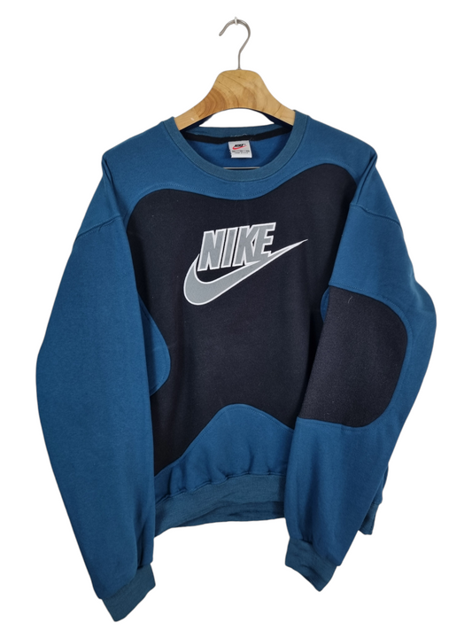 Nike front logo sweater maat M