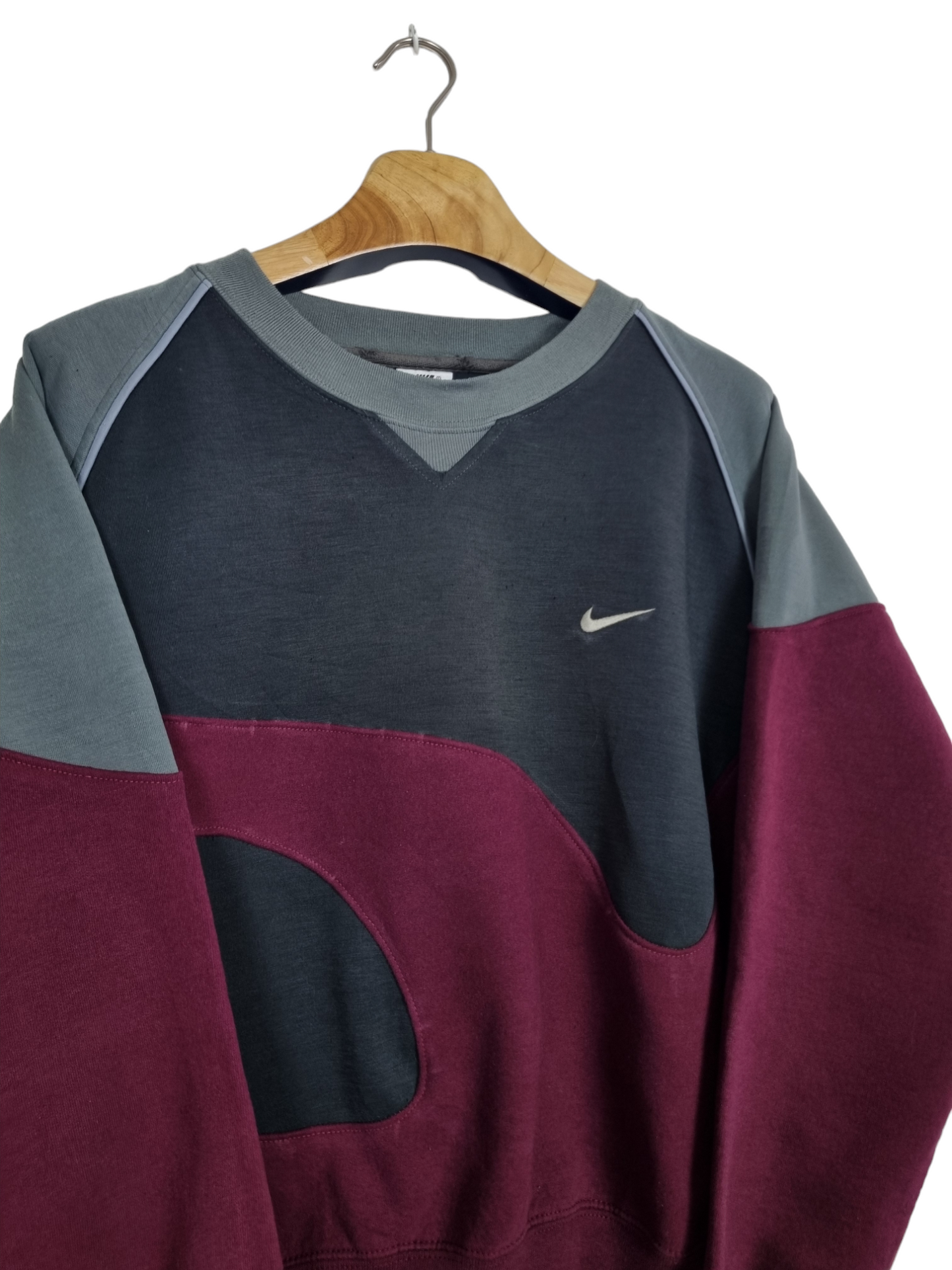 Nike 90s chest swoosh sweater maat S