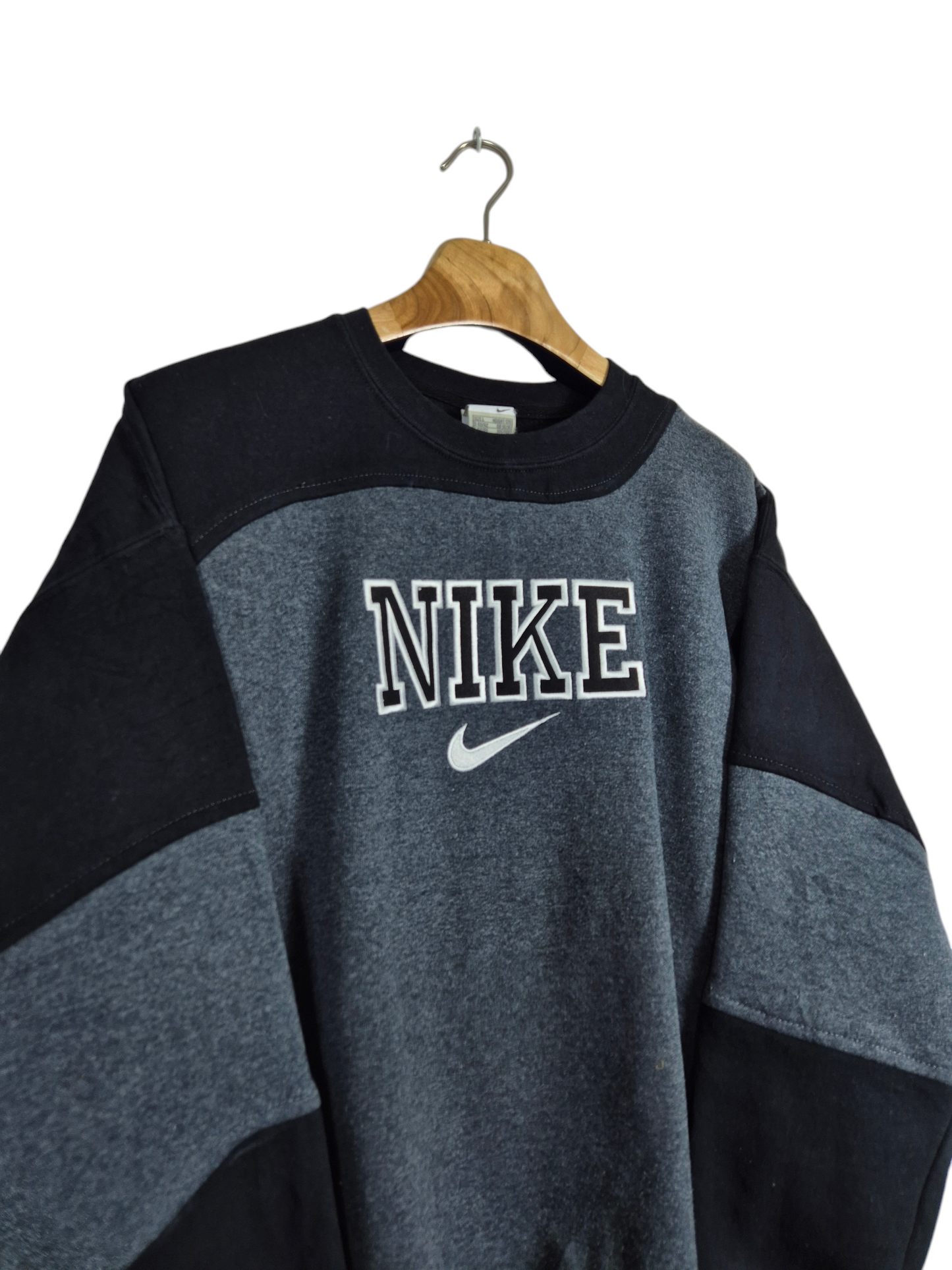 Nike spell out sweater maat L