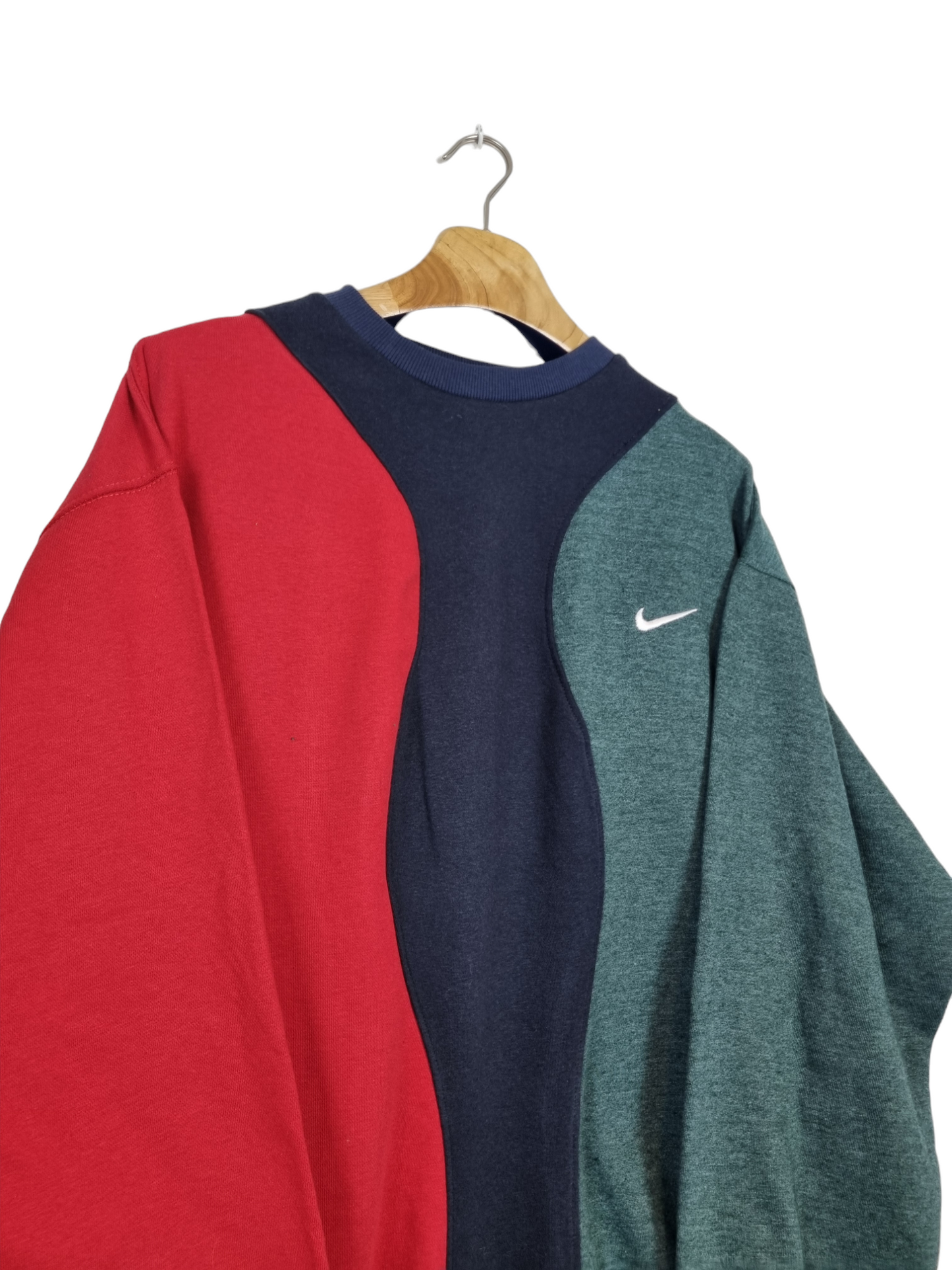 Nike chest swoosh sweater maat L