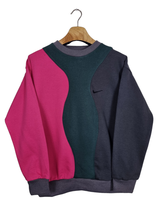 Nike chest swoosh sweater maat M