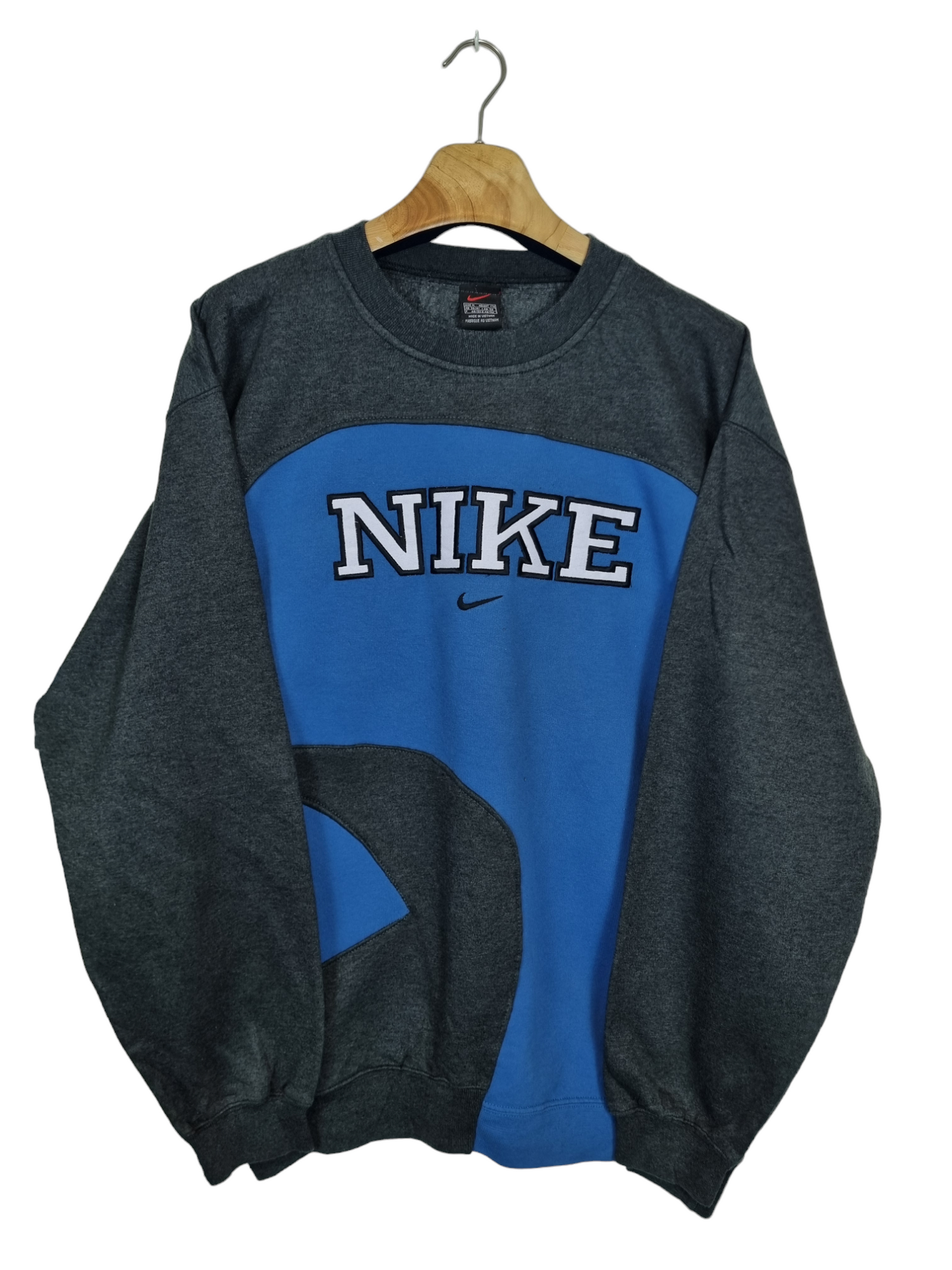 Nike spell out sweater maat L