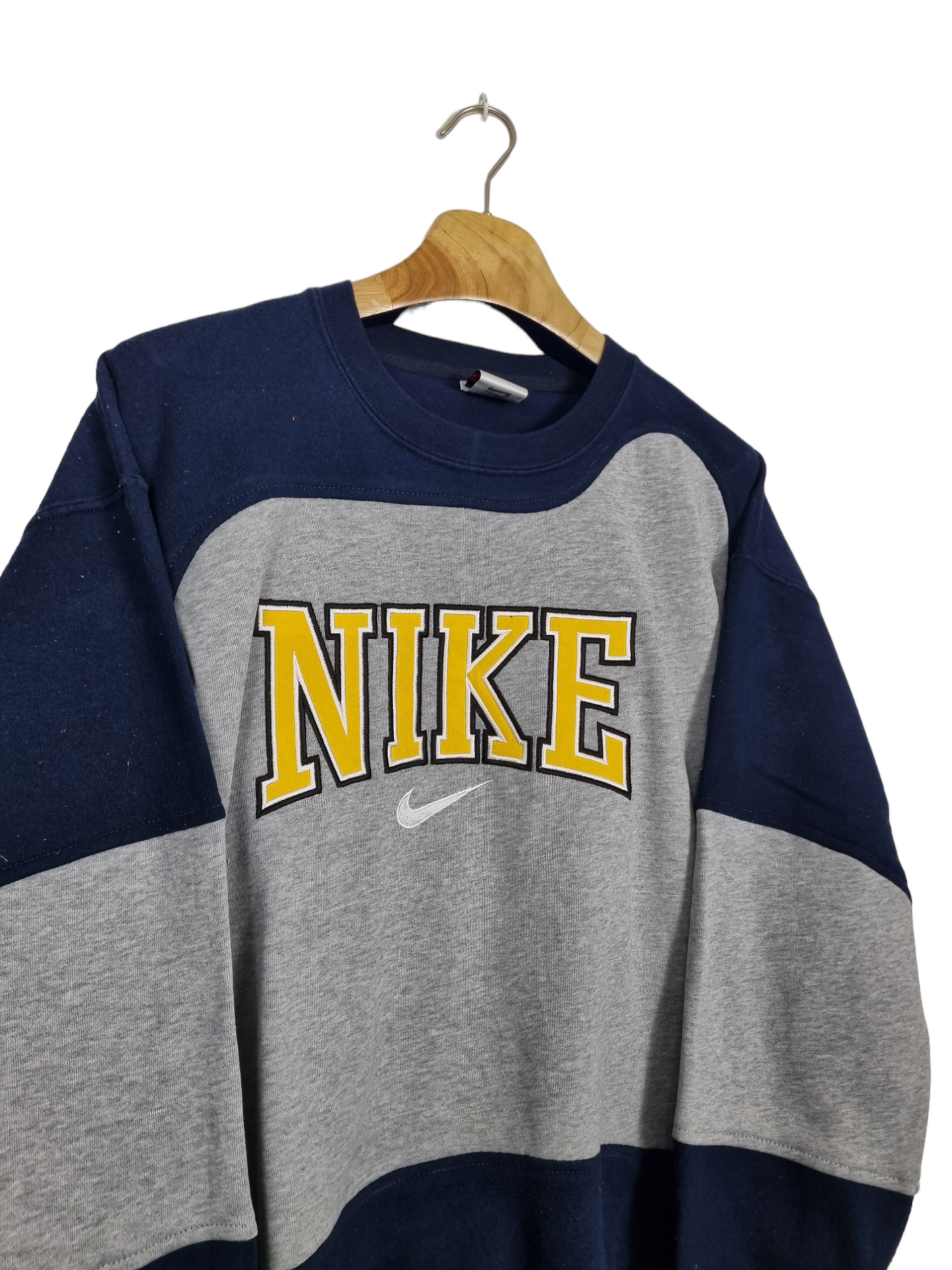 Nike 90s spell out sweater maat M