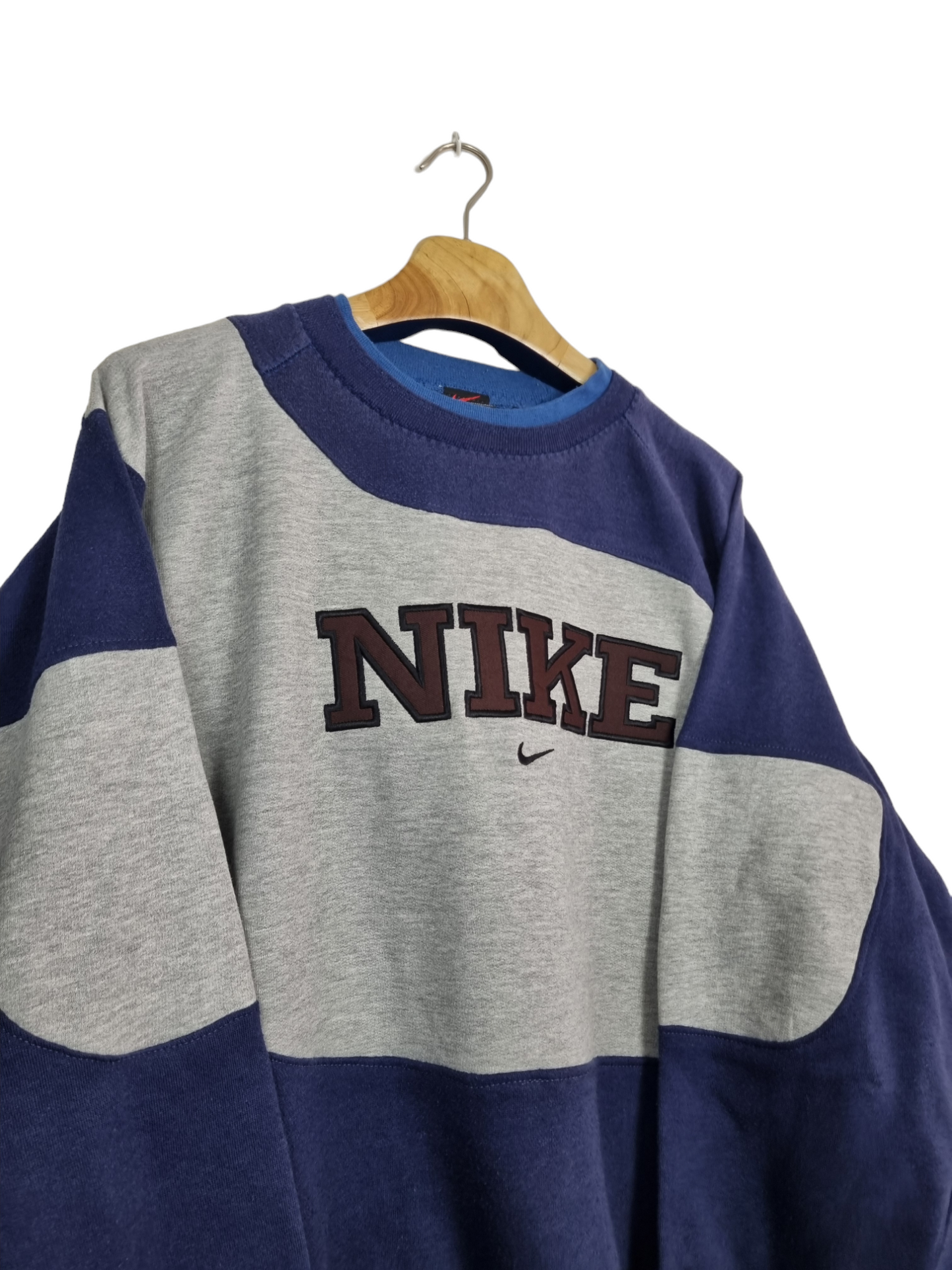 Nike spell out sweater maat L