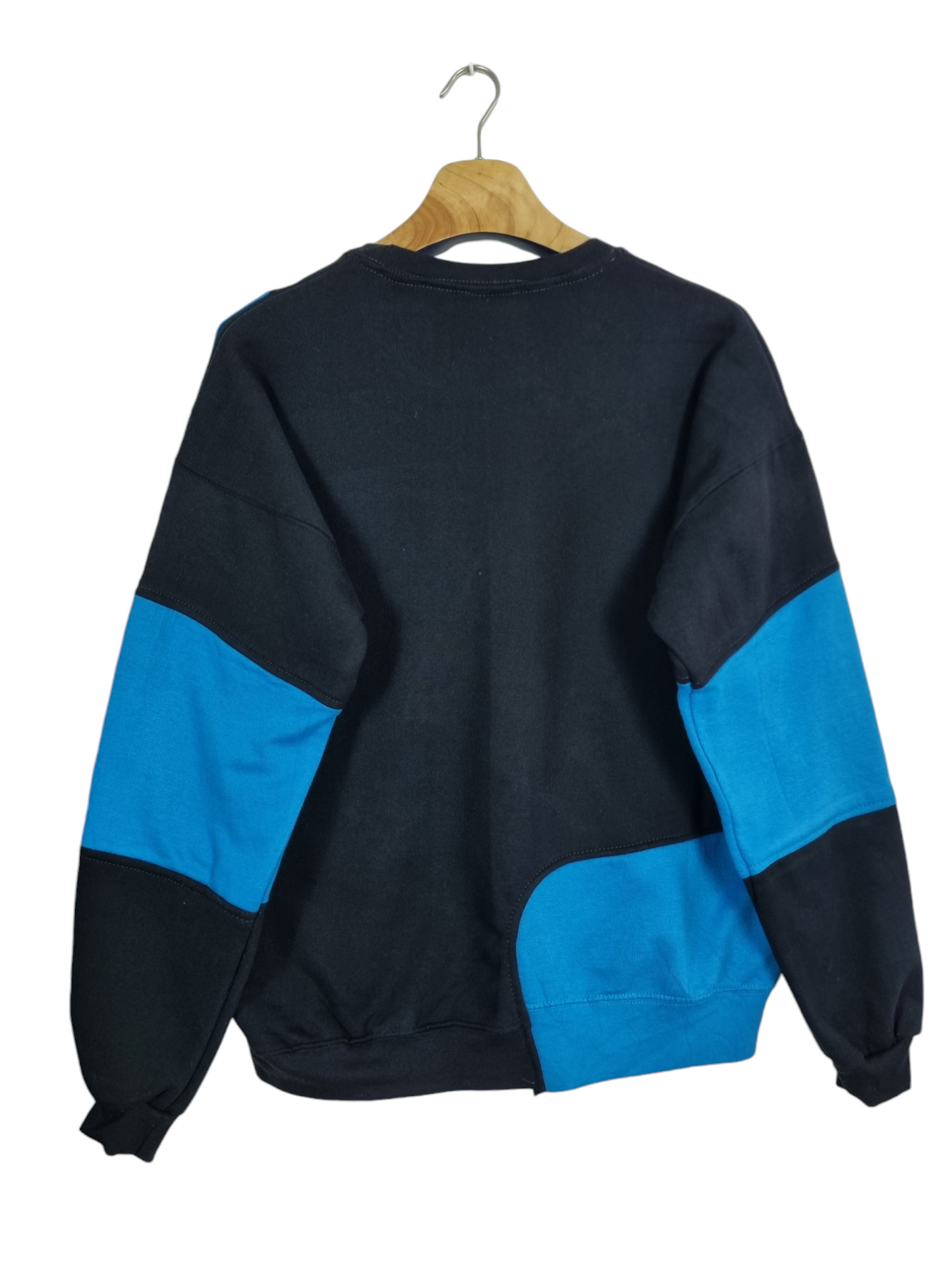 Nike 90s spell out sweater maat M