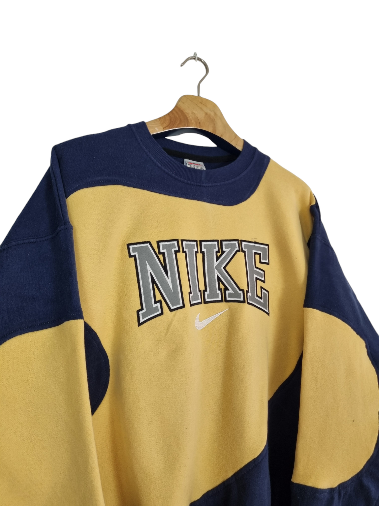 Nike 90s spell out sweater maat M