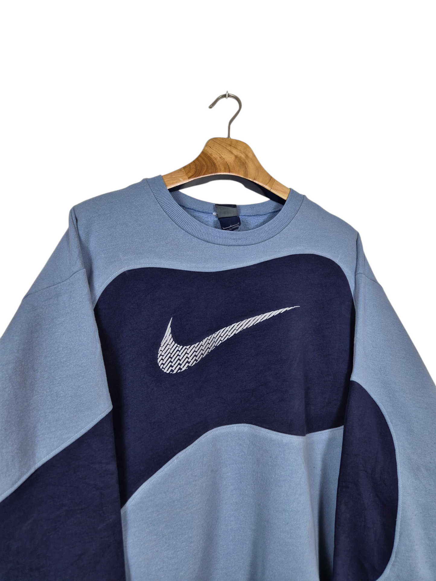 Nike swoosh sweater maat L