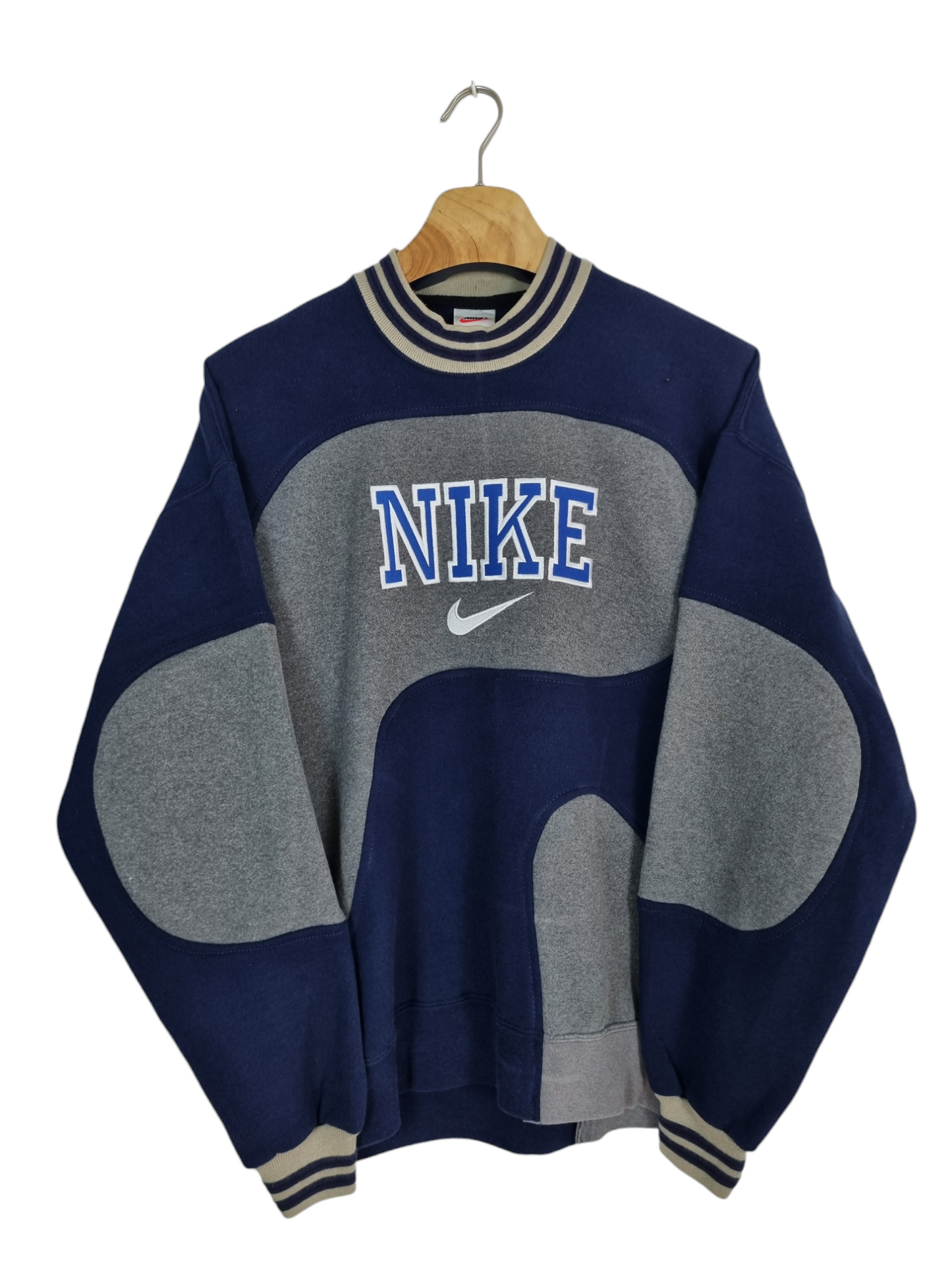 Nike 90s spell out sweater maat M