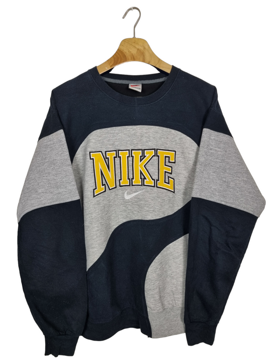 Nike 90s spell out sweater maat M