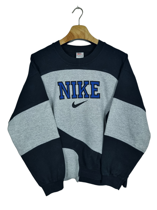 Nike 90s spell out sweater maat S