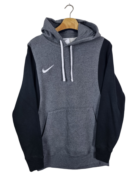 Nike chest hoodie maat M