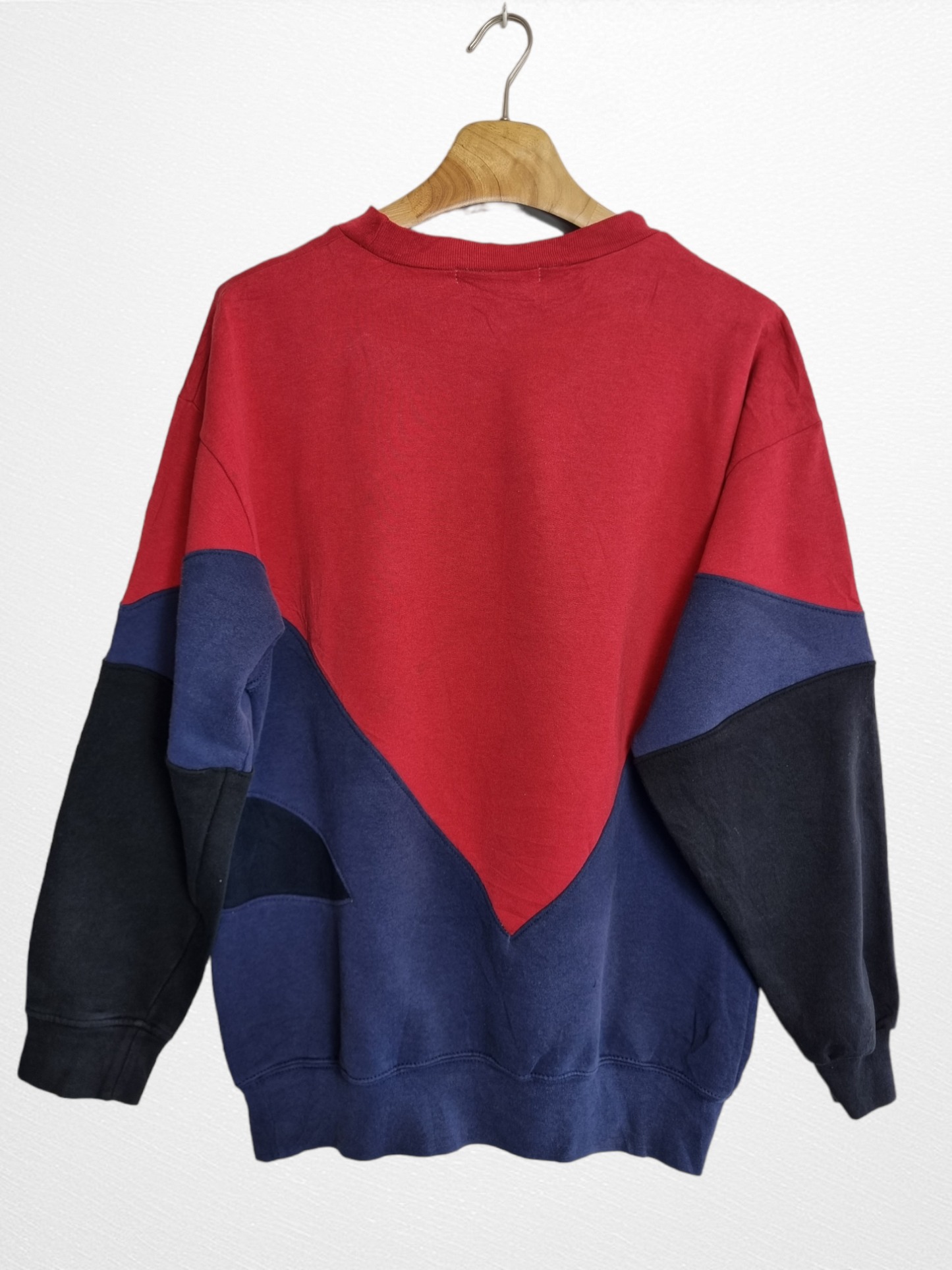 Nike spell out reworked sweater maat M